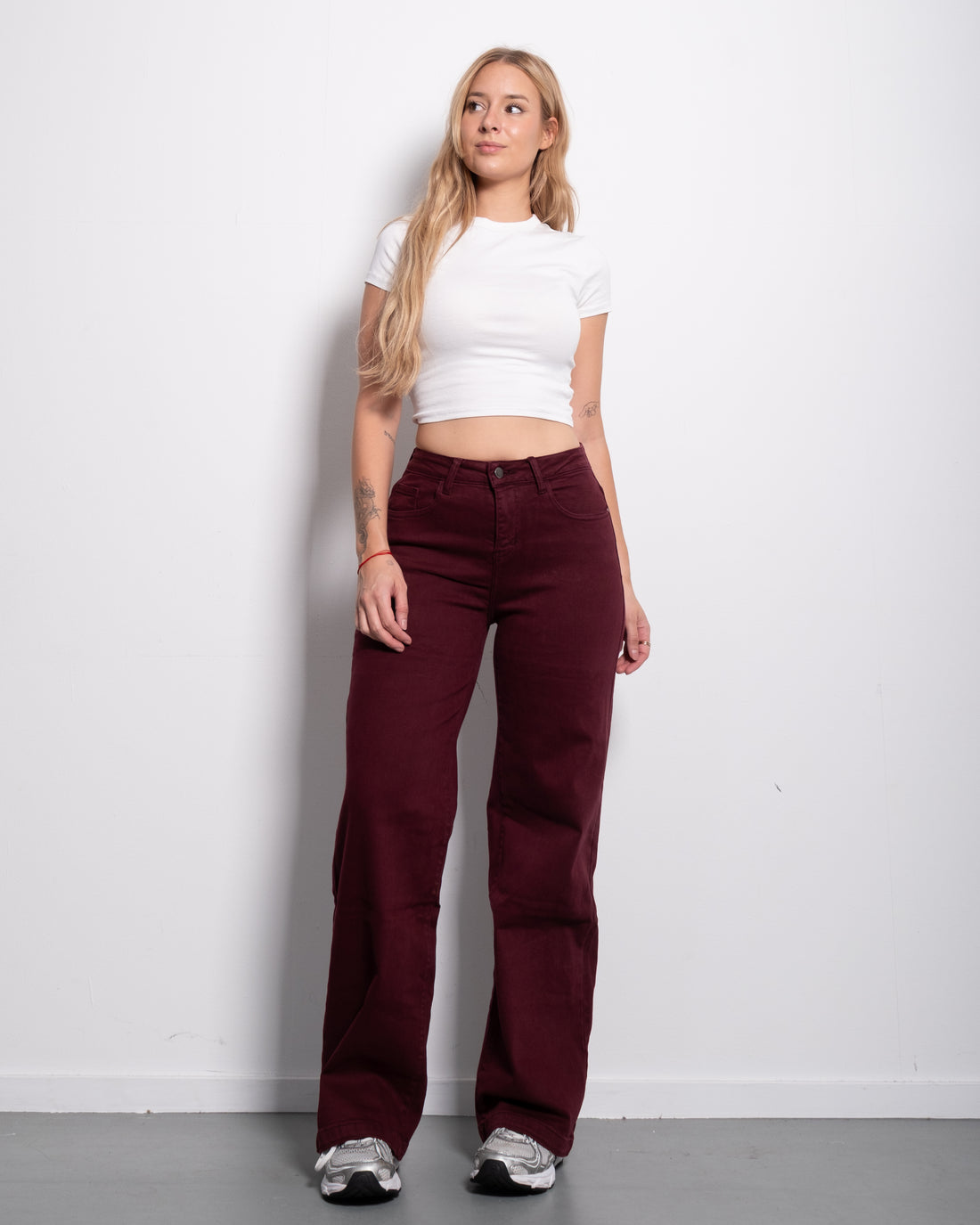 Stretchy Straight Leg Jeans Burgundy – Curvy Fit – Inseam 78cm