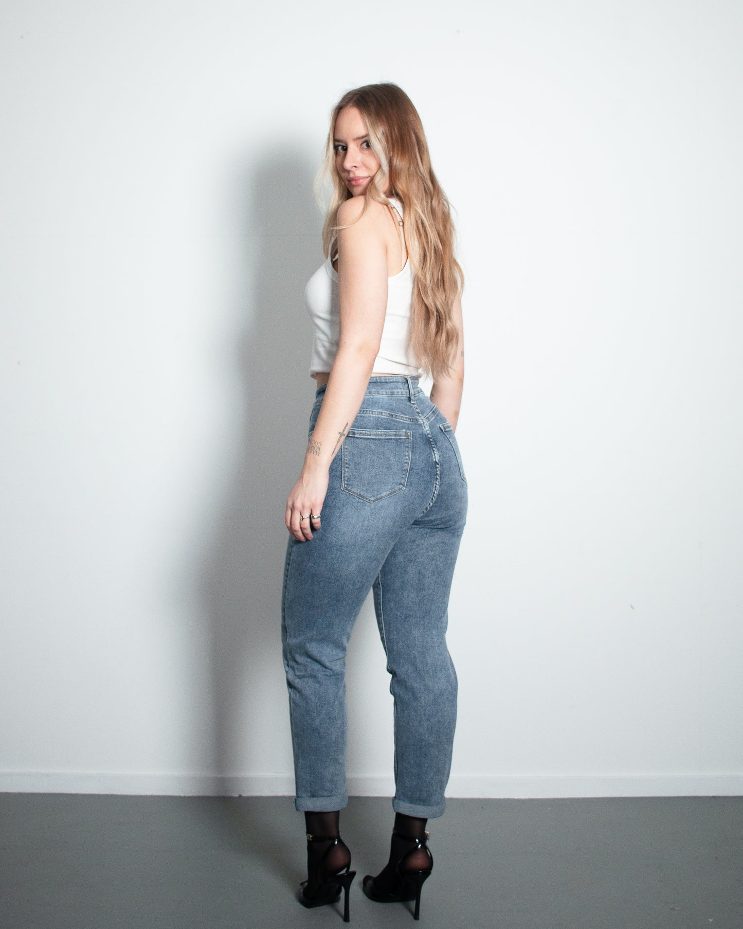 RIBU Ultra High Waist Jeans