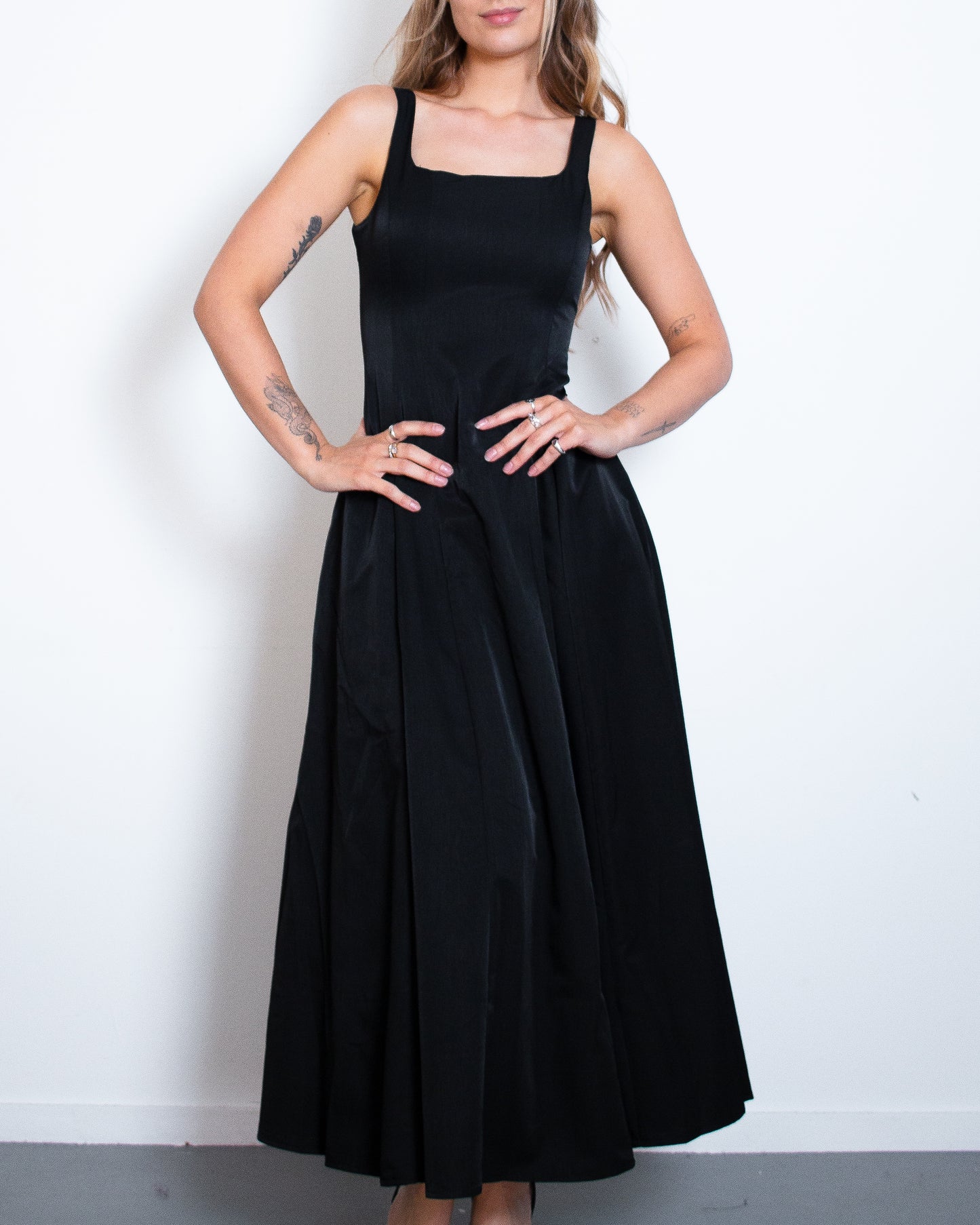 KOROSU Dress BLACK