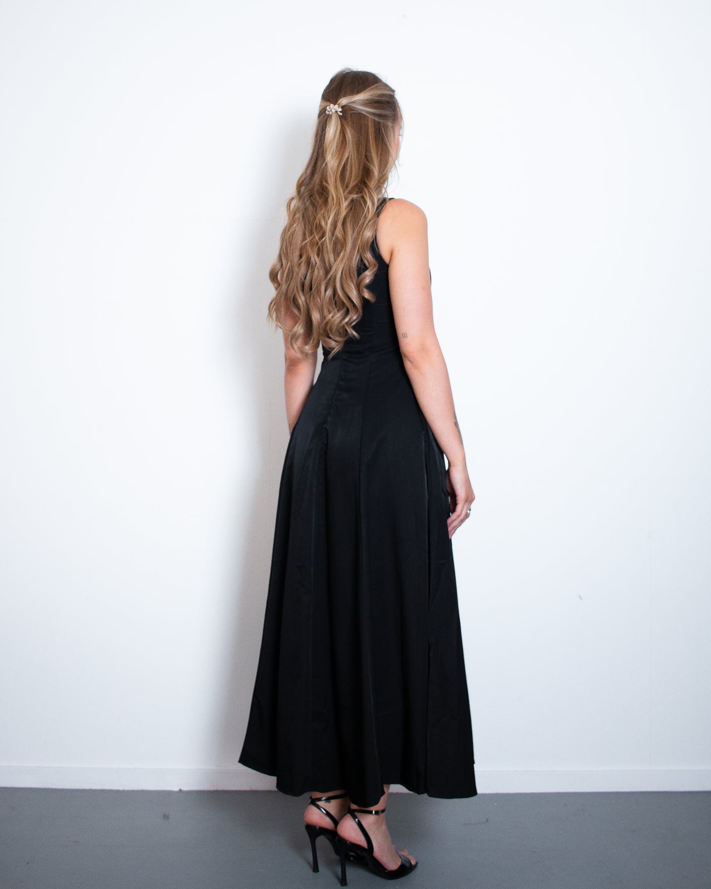 KOROSU Dress BLACK