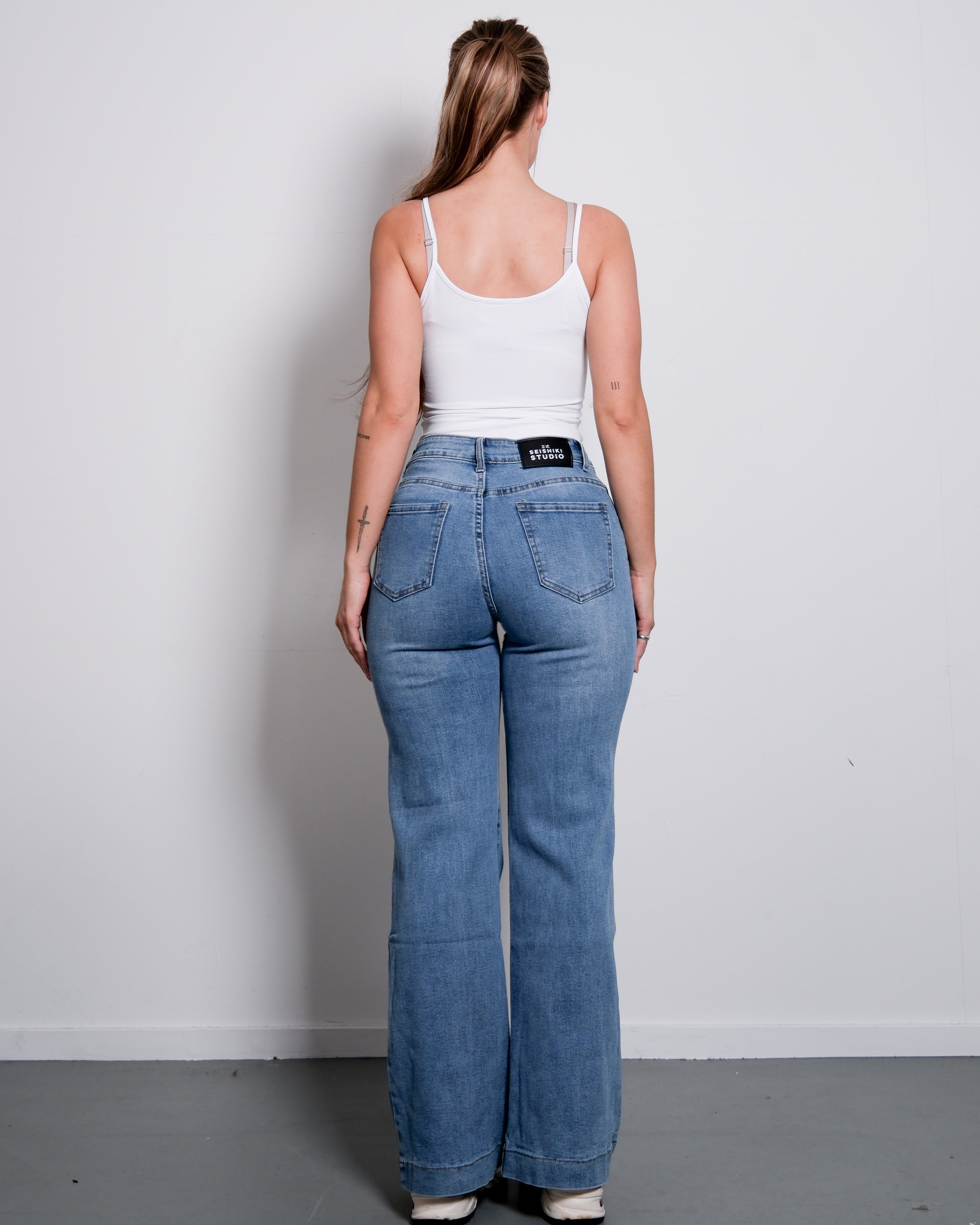 WIDE LEG JEANS WITH GOLD BUTTONS - INSEAM 79CM
