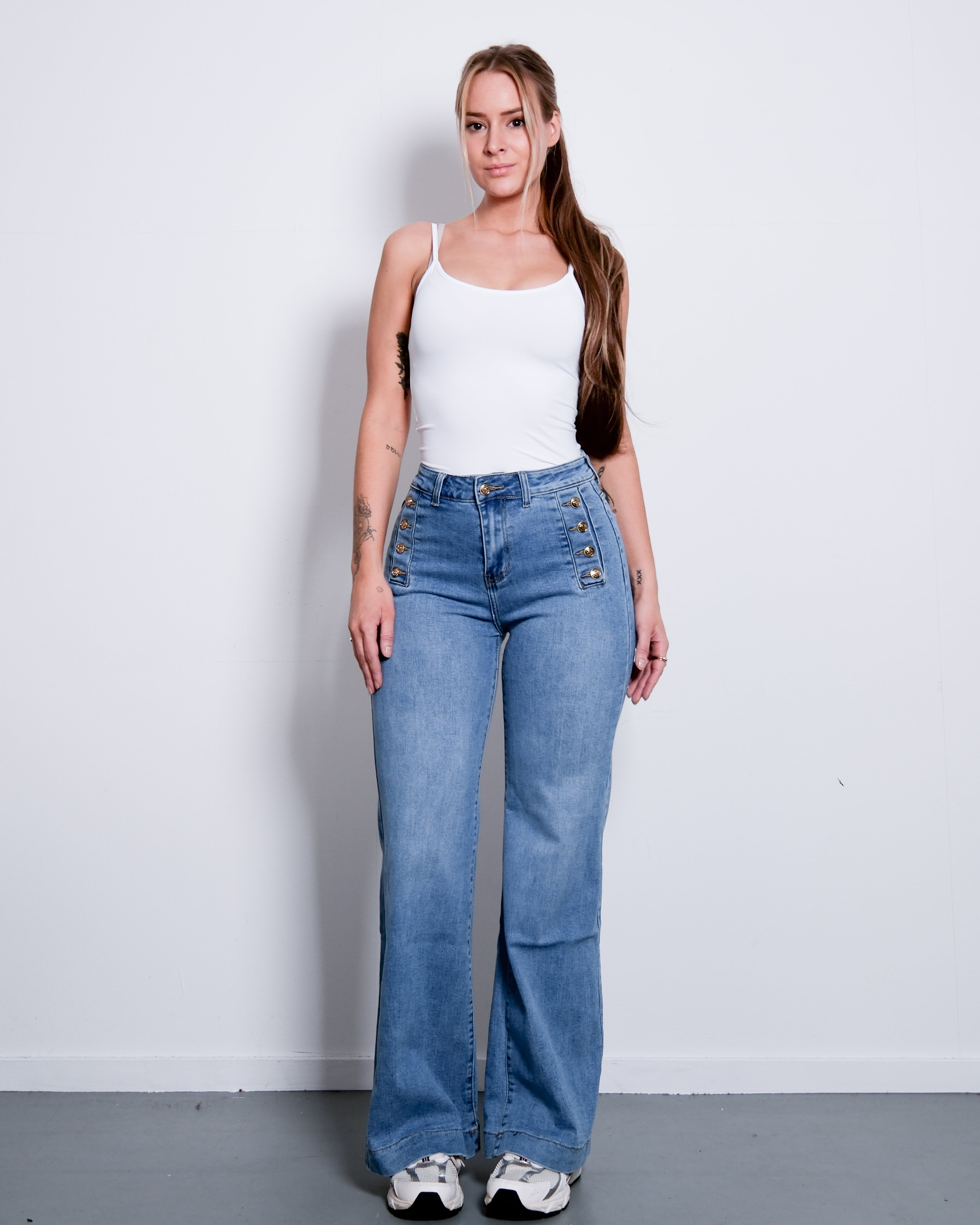 WIDE LEG JEANS WITH GOLD BUTTONS - INSEAM 79CM