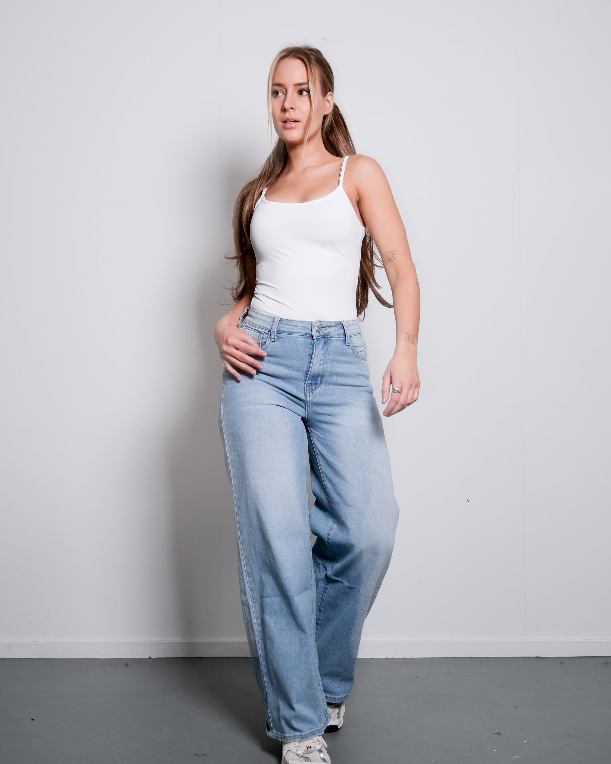 LIGHT STRETCH MEDIUM WAIST ULTRA WIDE LEG JEANS - INSEAM 78CM | SEISHIKI STUDIO