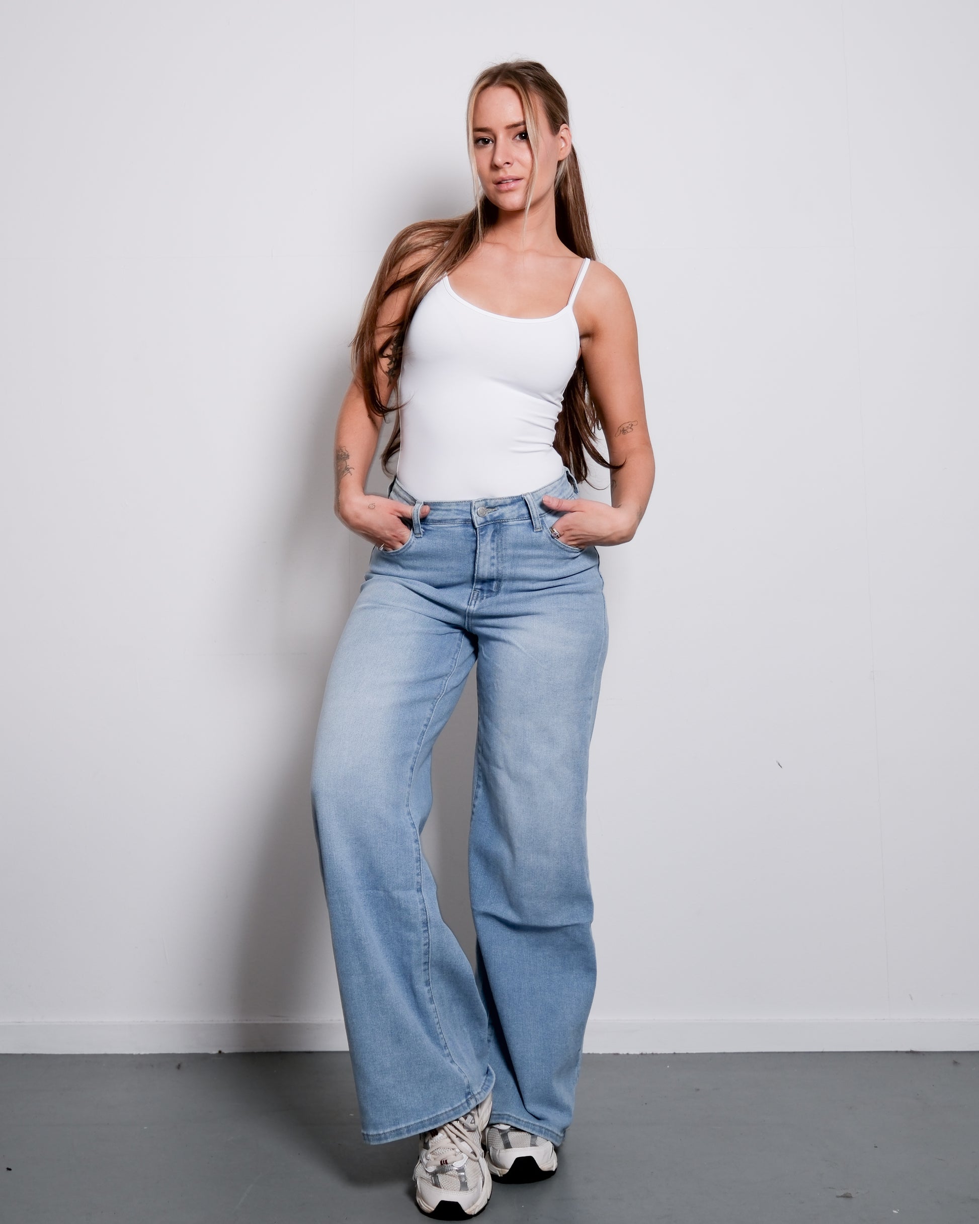 LIGHT STRETCH MEDIUM WAIST ULTRA WIDE LEG JEANS - INSEAM 78CM | SEISHIKI STUDIO