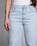 LIGHT WASH WIDE LEG JEANS WITH SLANTED FRONT SEAMS - INSEAM 76CM