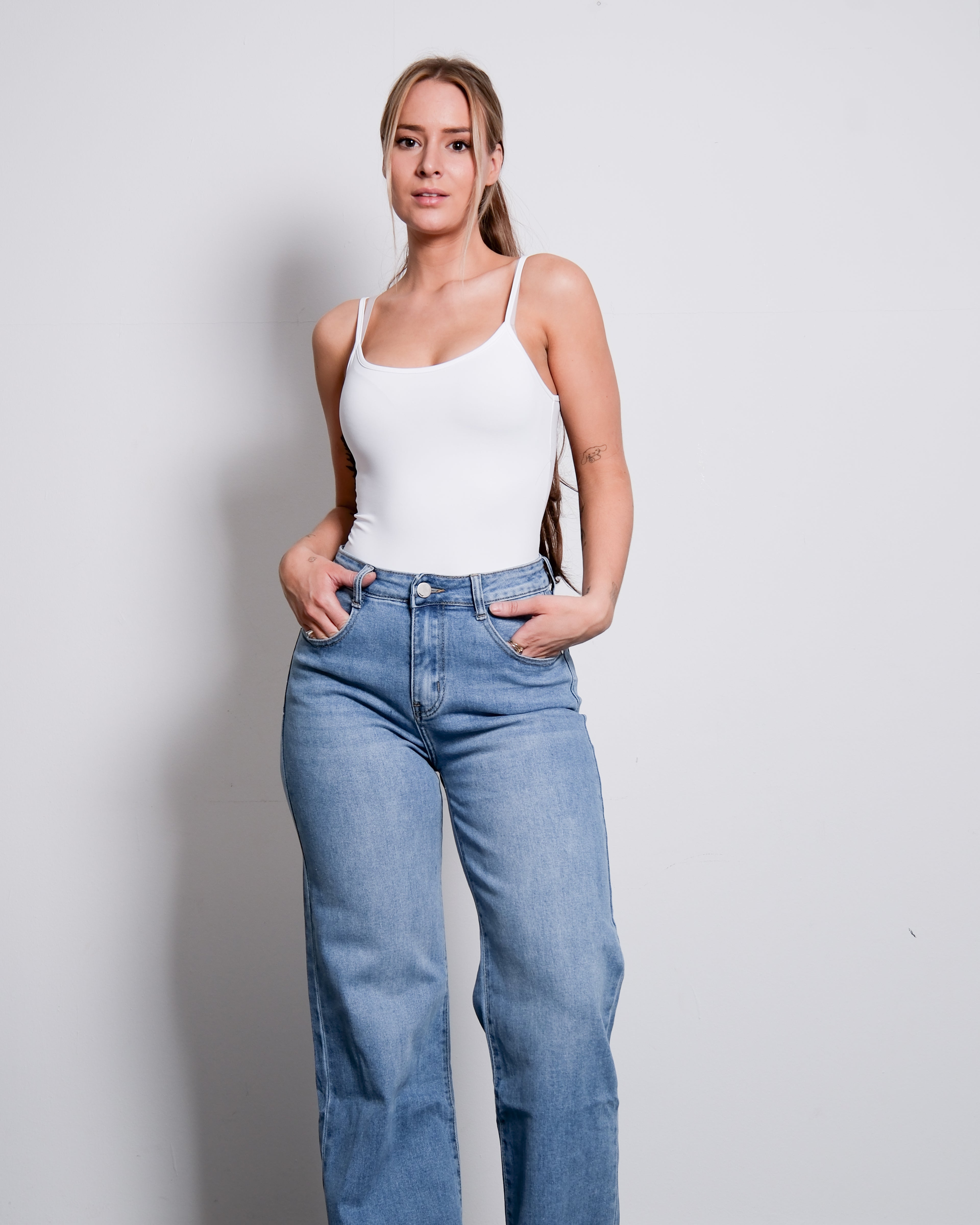 MEDIUM WASH WIDE LEG JEANS - INSEAM 78CM