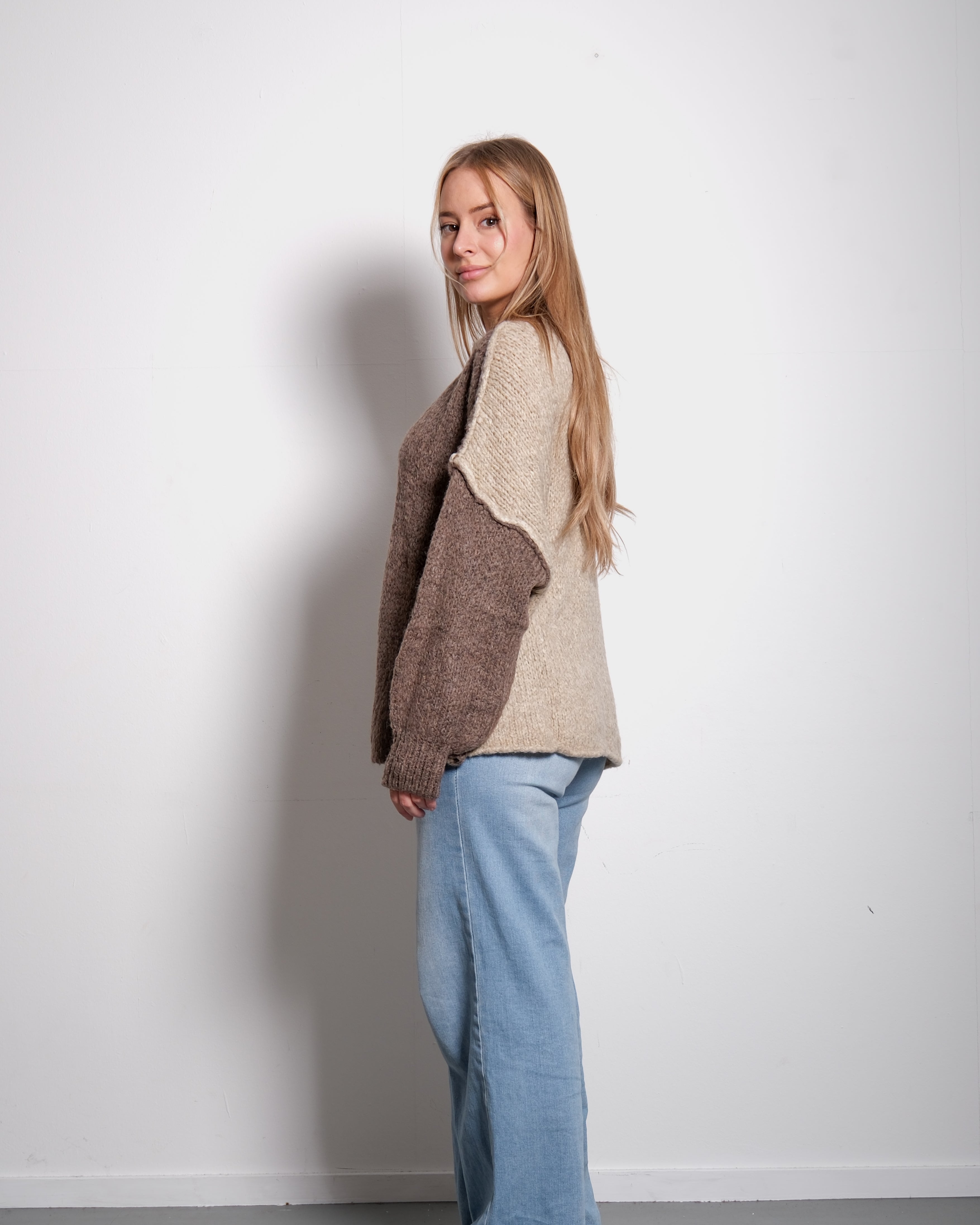 COLORBLOCK COLLAR SWEATER BEIGE/TAUPE