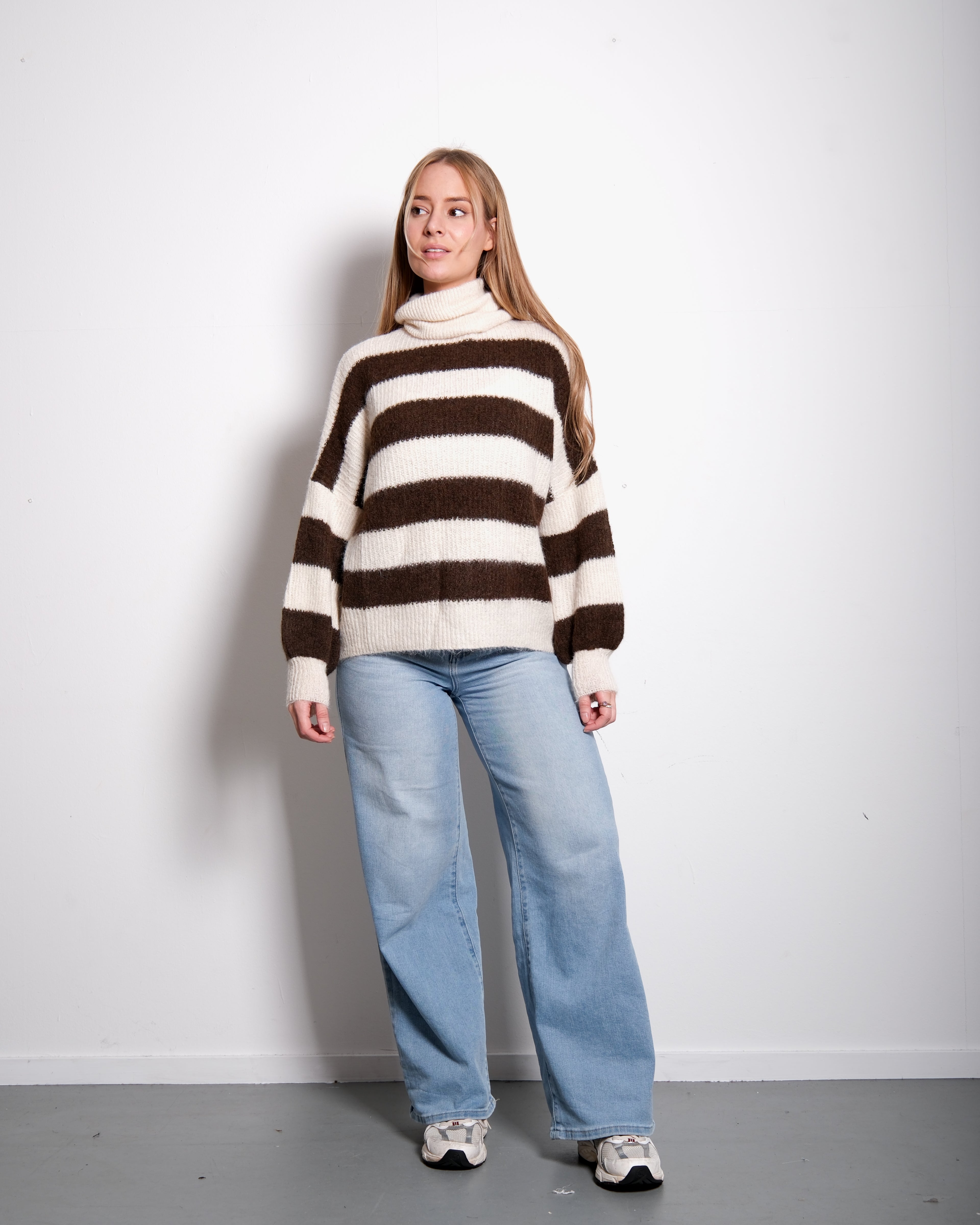 HIGH NECK STRIPED SWEATER BEIGE/BROWN
