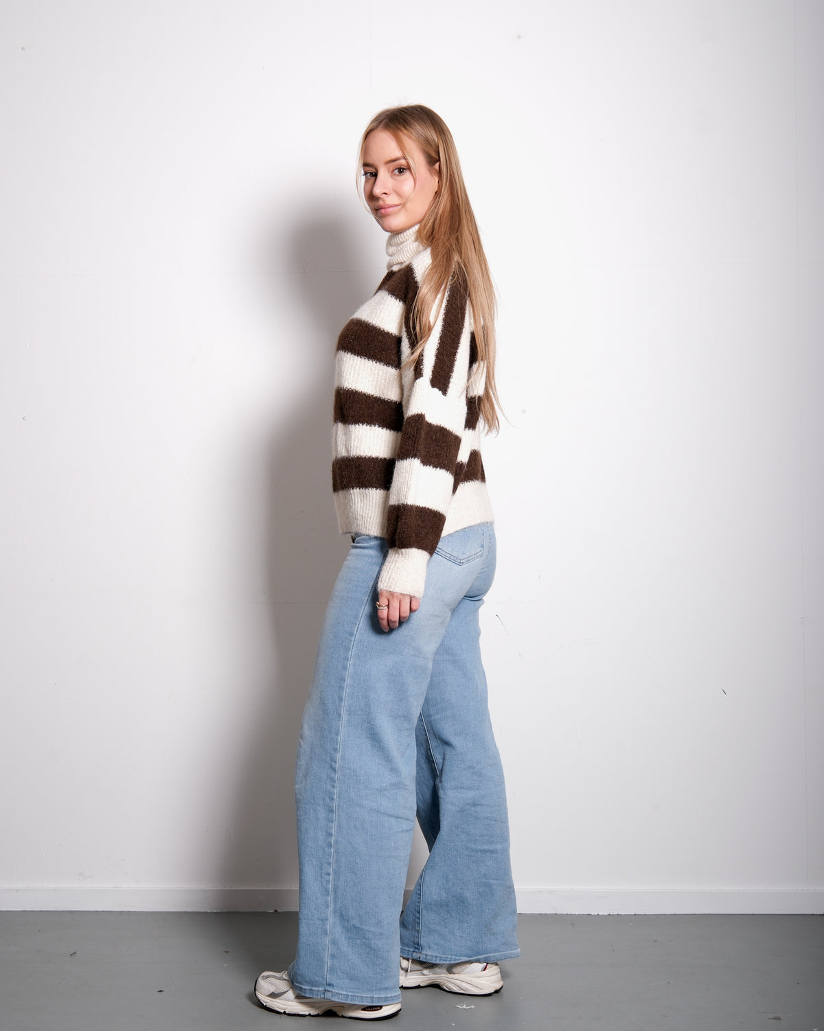 Stretchy High Neck Striped Sweater Beige/Brown – SEISHIKI STUDIO