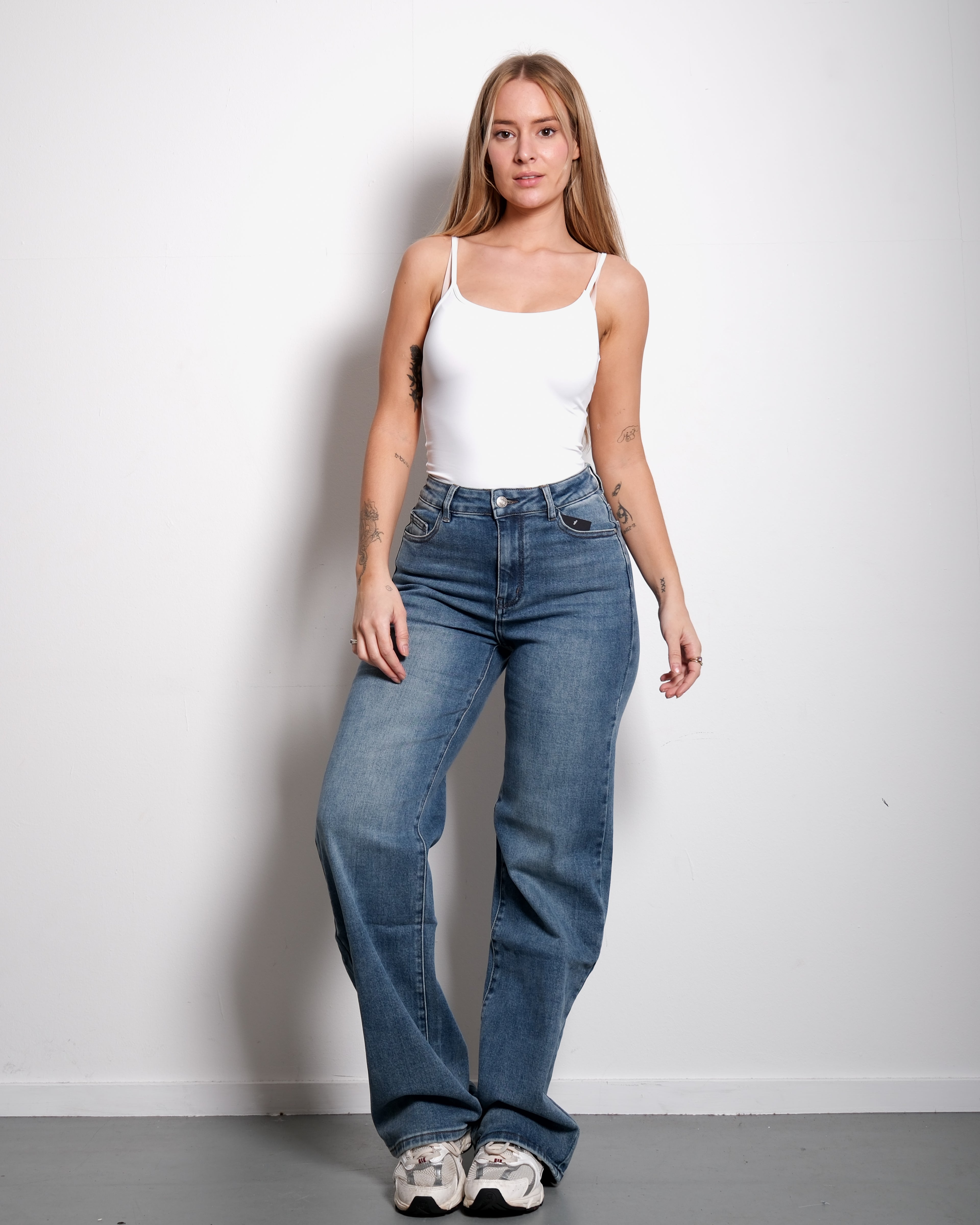 DARK WASH WIDE LEG JEANS - INSEAM 86CM