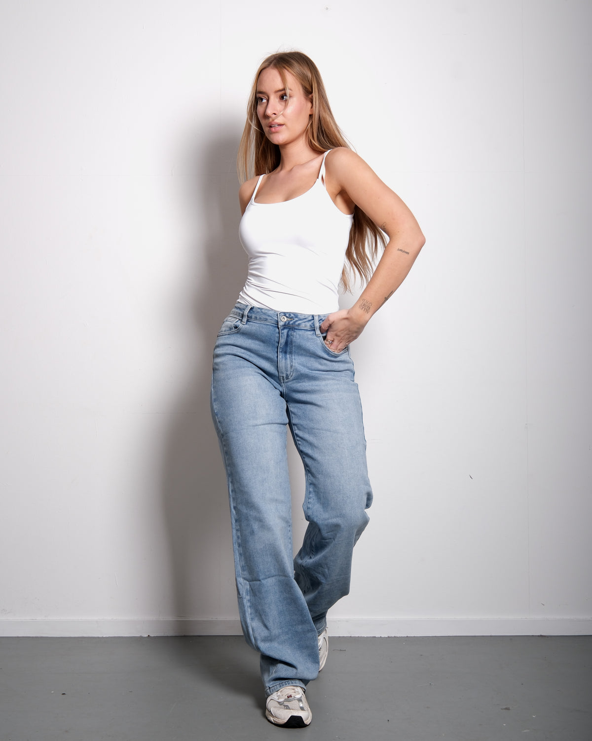 Stretchy Light Wash Wide Leg Jeans, curvy fit, 86 cm inseam, tall – SEISHIKI STUDIO