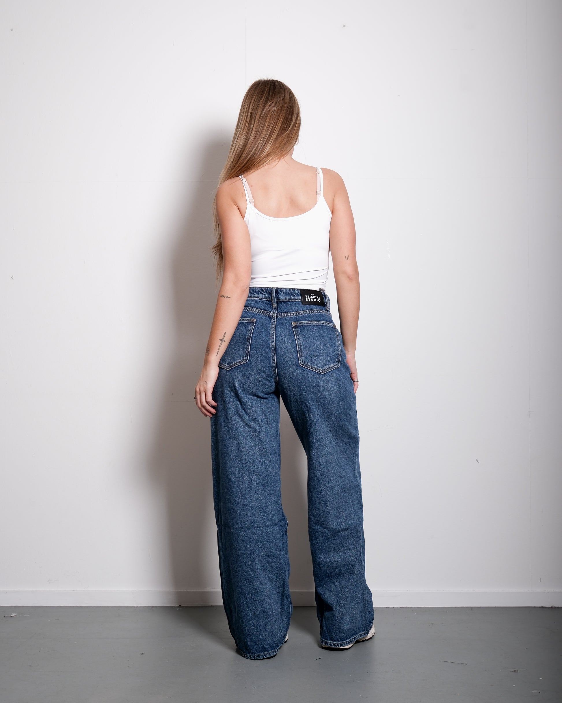 HIGH WAIST V DETAIL WIDE LEG JEANS DARK WASH - INSEAM 77CM - NON STRETCH | SEISHIKI STUDIO