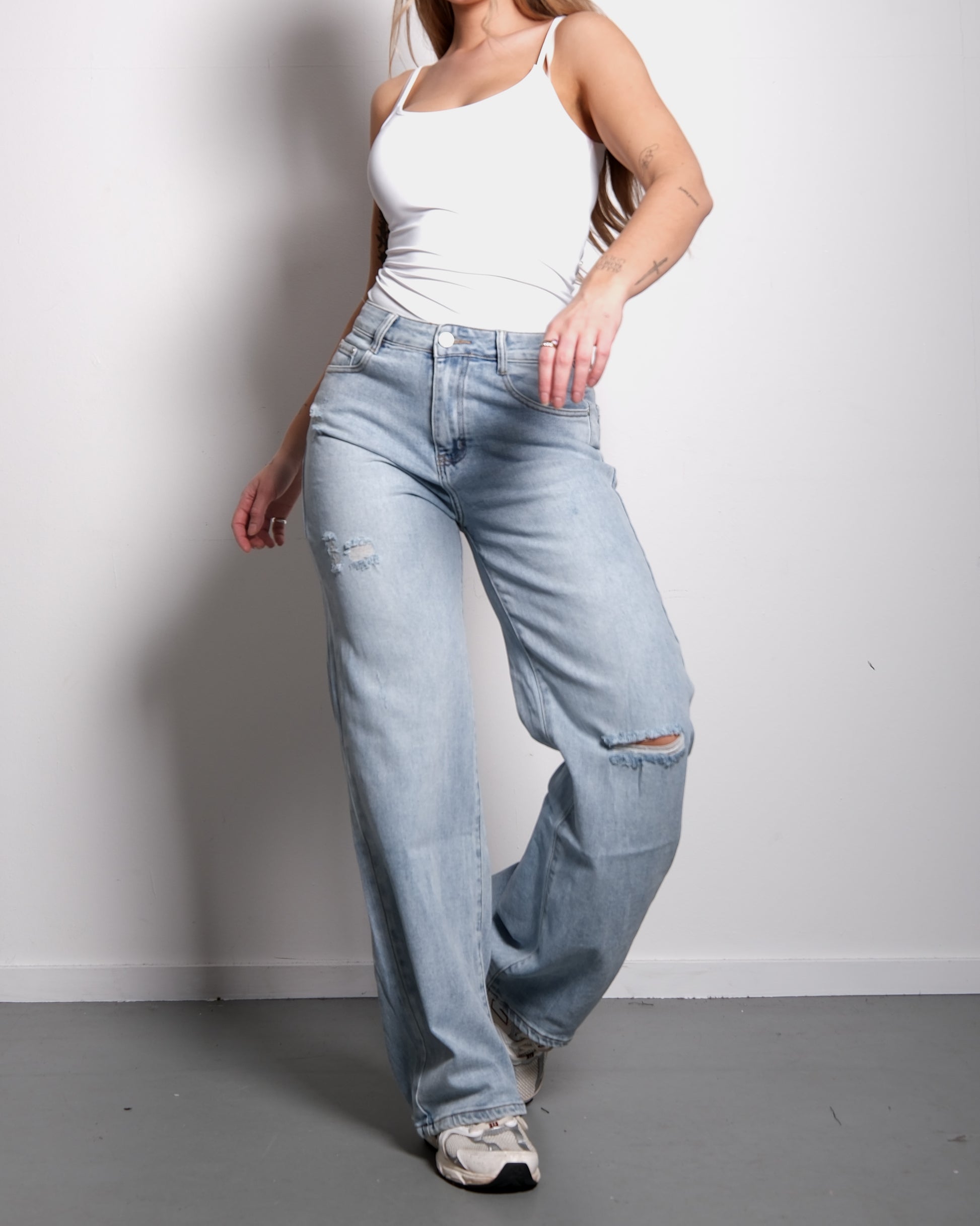 STRETCHY RIPPED KNEE LIGHT WASH WIDE LEG JEANS - INSEAM 82CM | SEISHIKI STUDIO