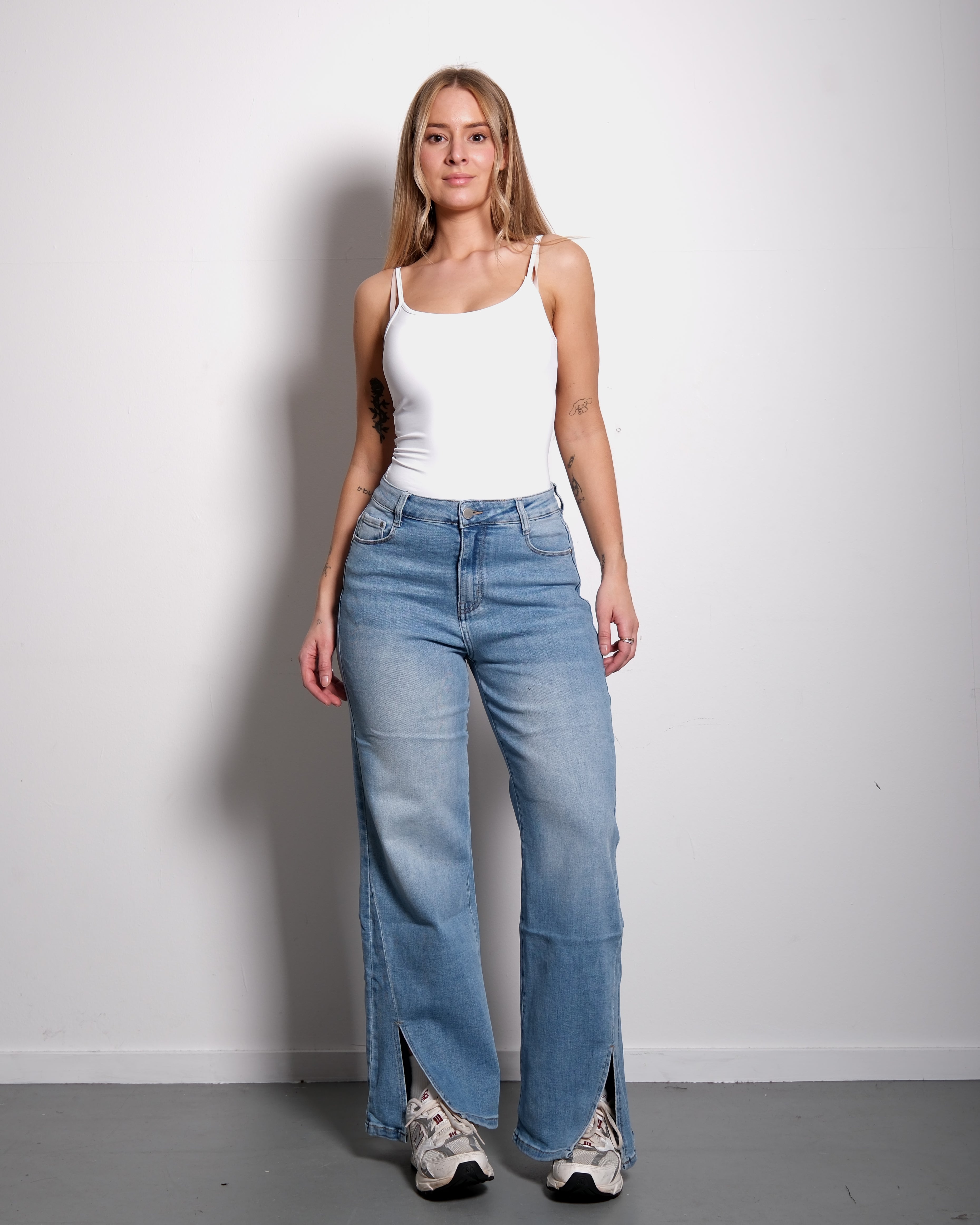 SPLIT BOTTOM MEDIUM WASH WIDE LEG JEANS - INSEAM 74CM