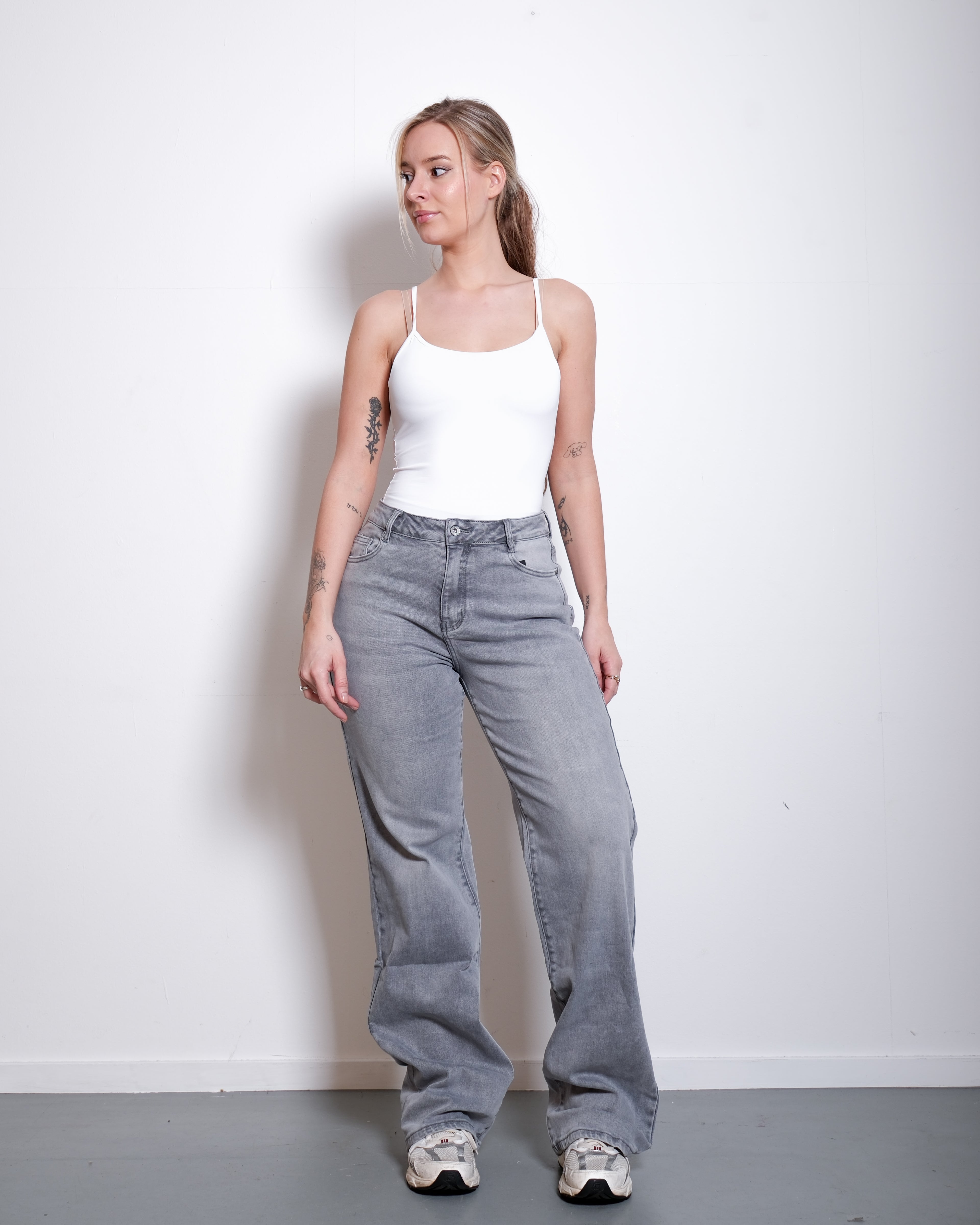 LIGHT GREY WIDE LEG JEANS - INSEAM 86CM