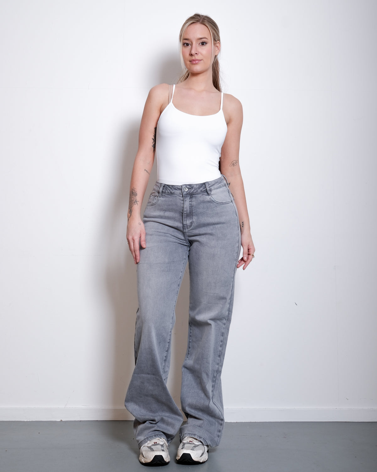 TALL - INSEAM 86CM - STRETCHY LIGHT GREY WIDE LEG JEANS | SEISHIKI STUDIO