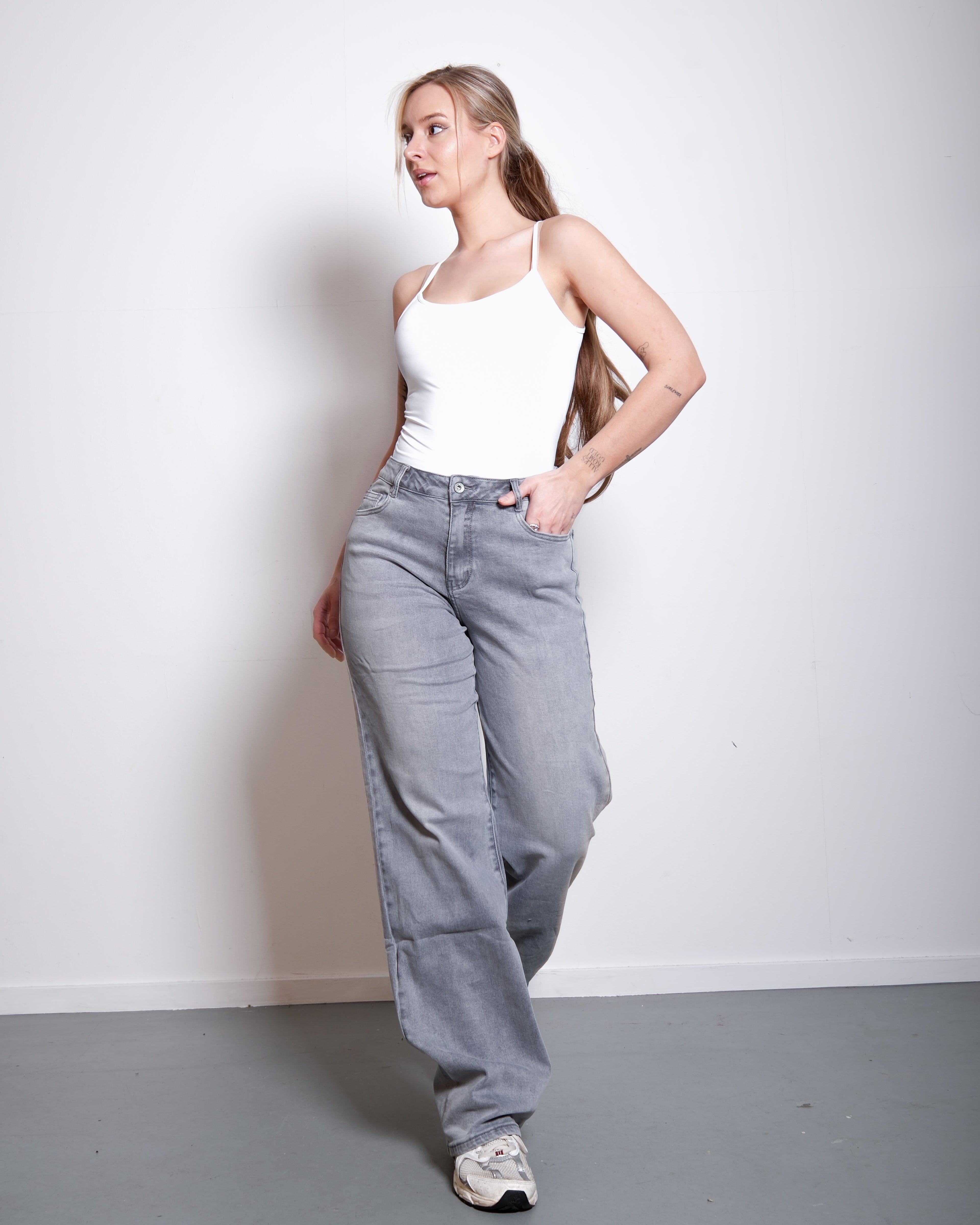 LIGHT GREY WIDE LEG JEANS - INSEAM 86CM