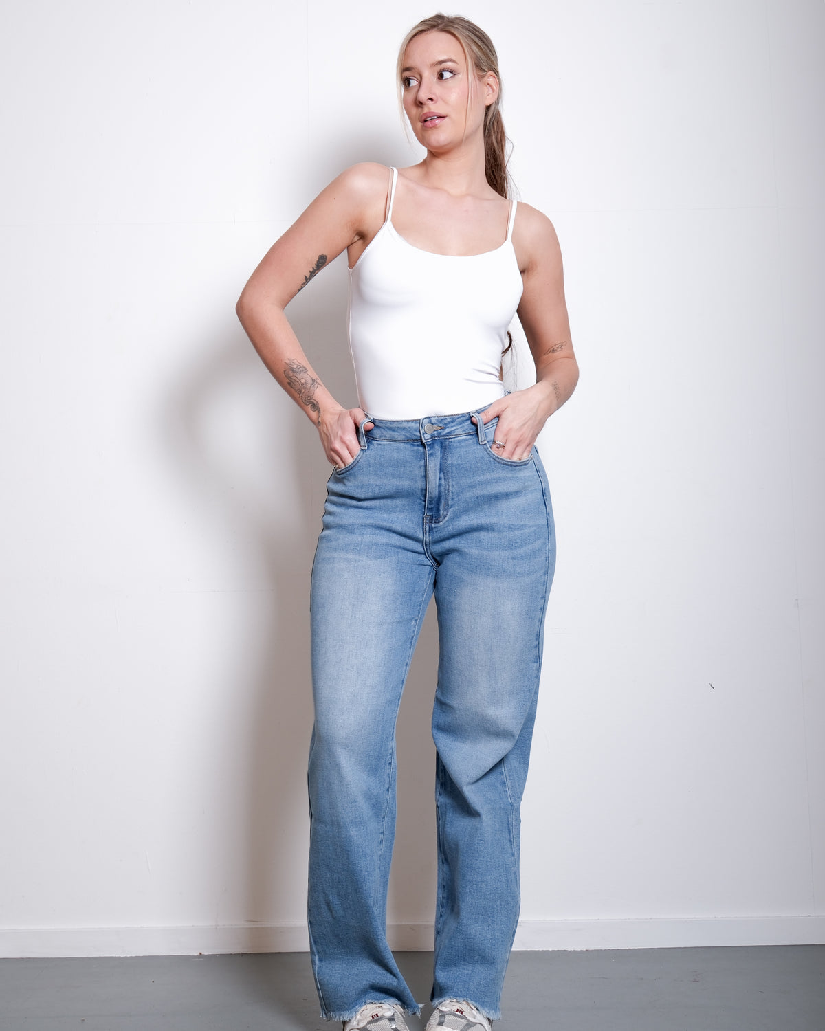 Stretchy Light Wash Bootcut Jeans with Ripped Bottom, curvy fit, 75 cm inseam – SEISHIKI STUDIO