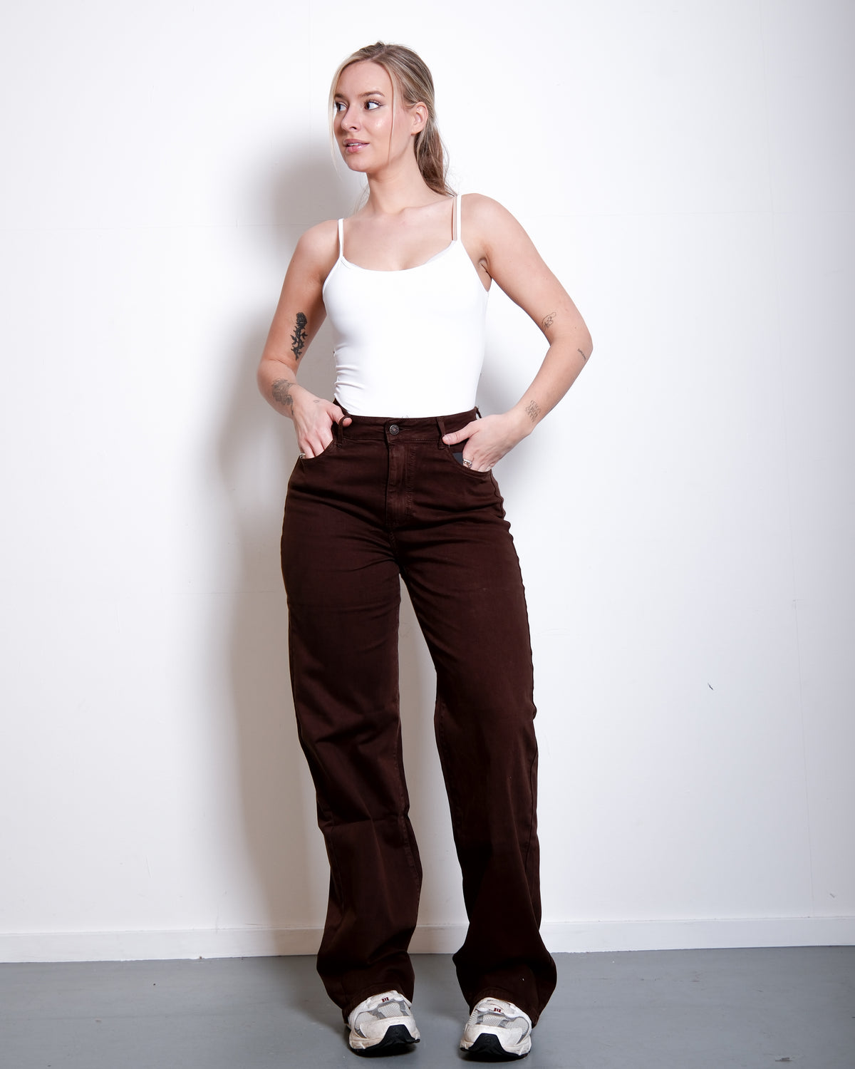 Stretchy Brown Wide Leg Jeans, curvy fit, 85 cm inseam, tall – SEISHIKI STUDIO