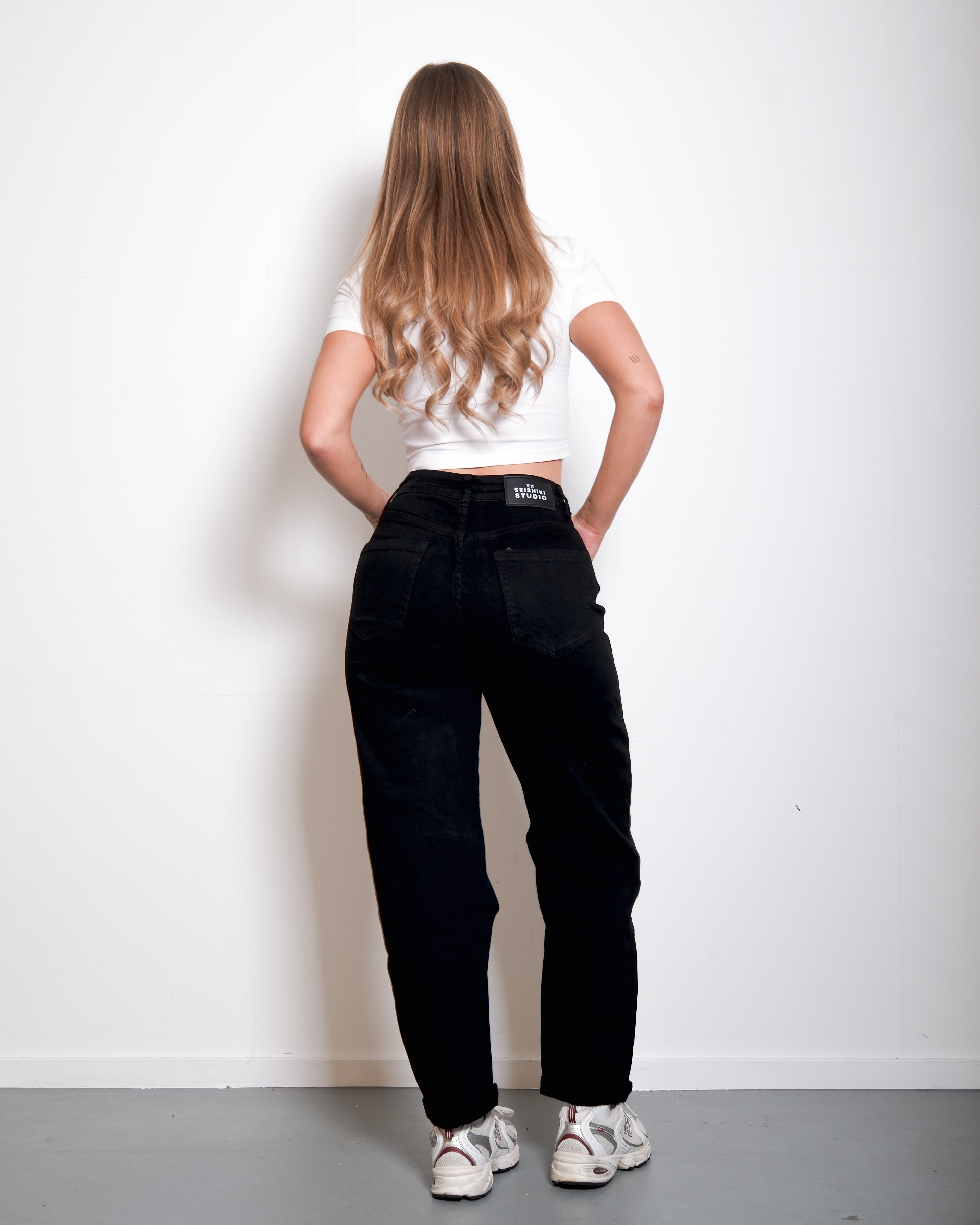 BLACK BARREL MOM JEANS - INSEAM 75CM