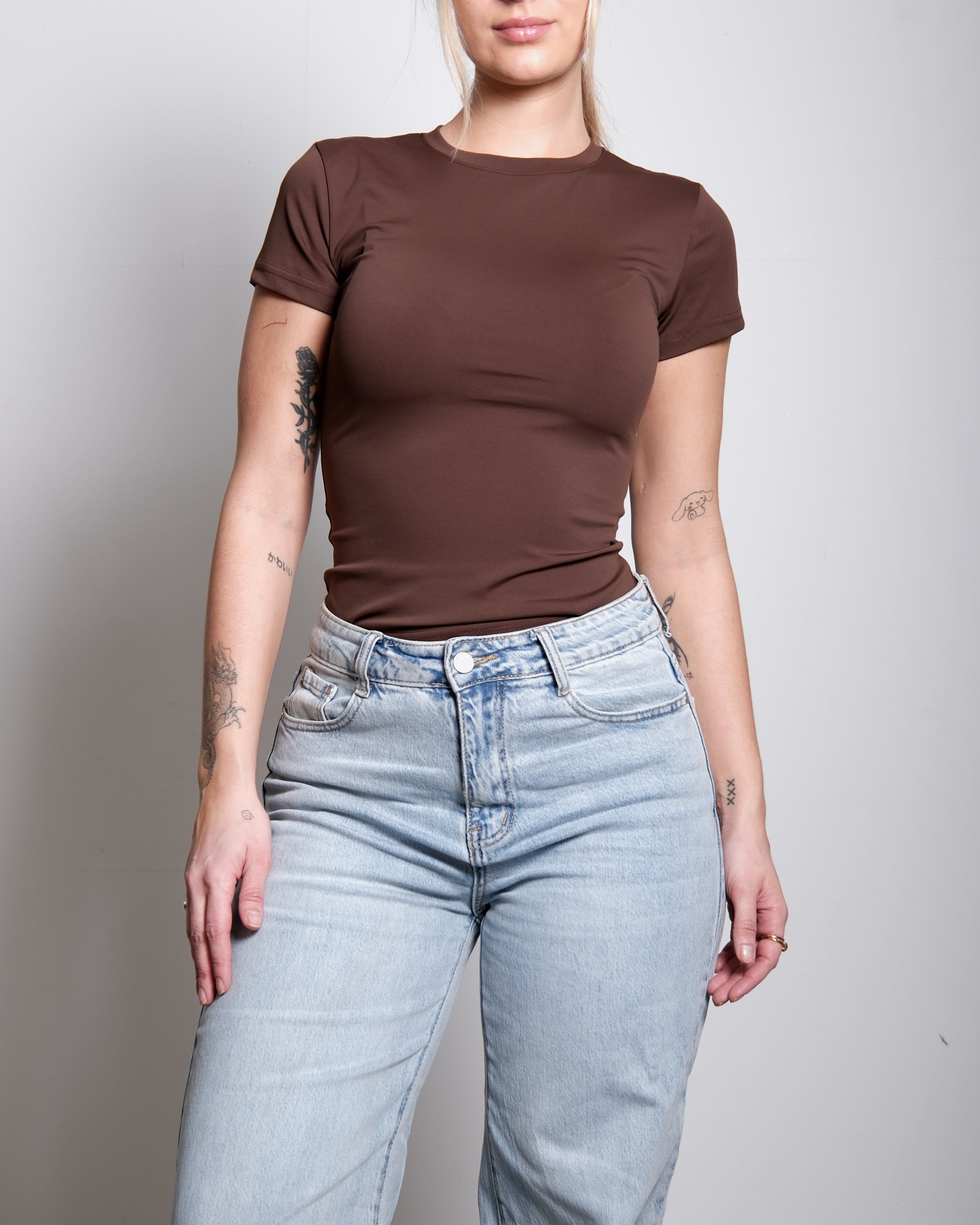 SEISHIKI STUDIO Superelastisch, Stretchy topje met korte mouwen, bruin