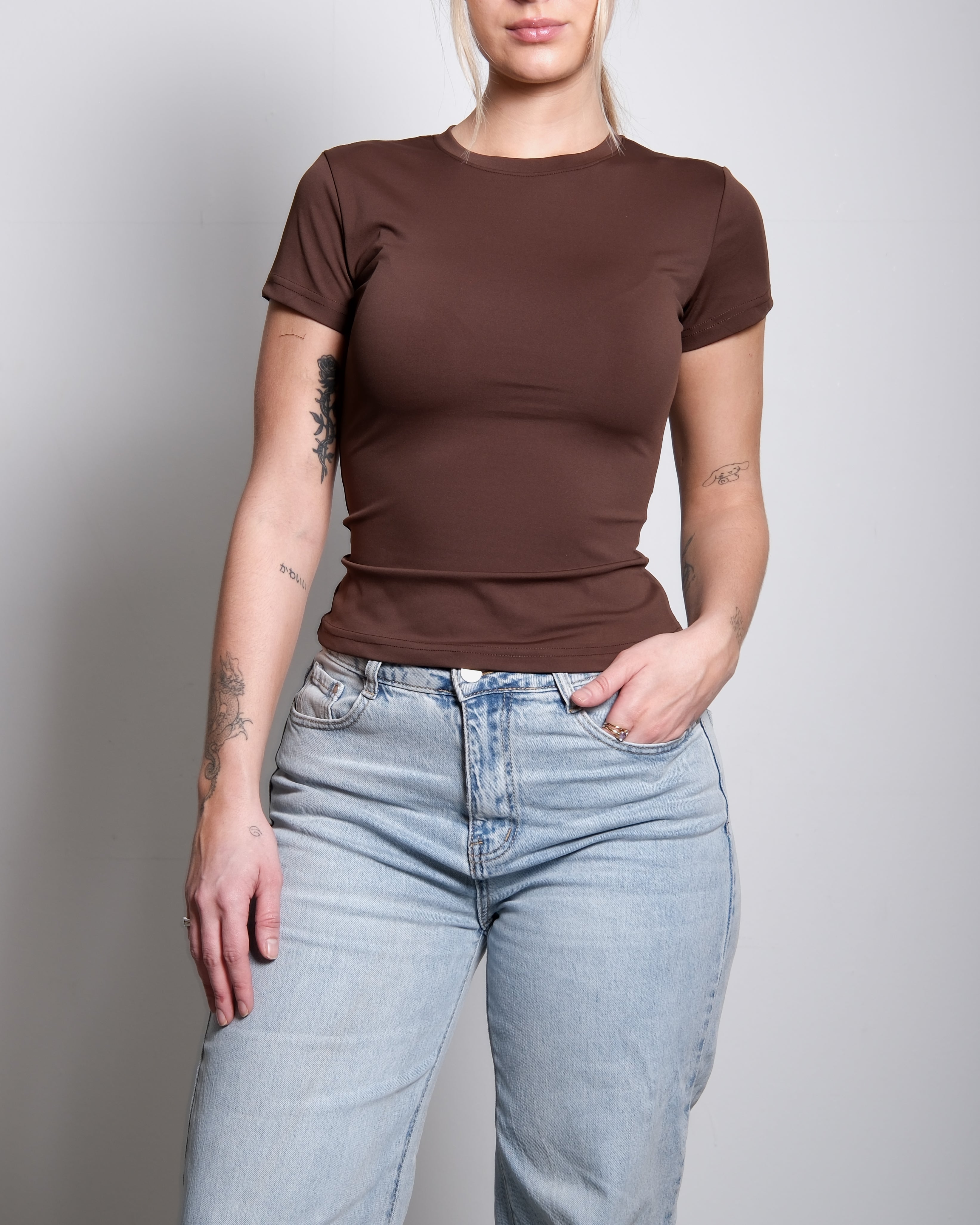 SEISHIKI STUDIO Superelastisch, Stretchy topje met korte mouwen, bruin