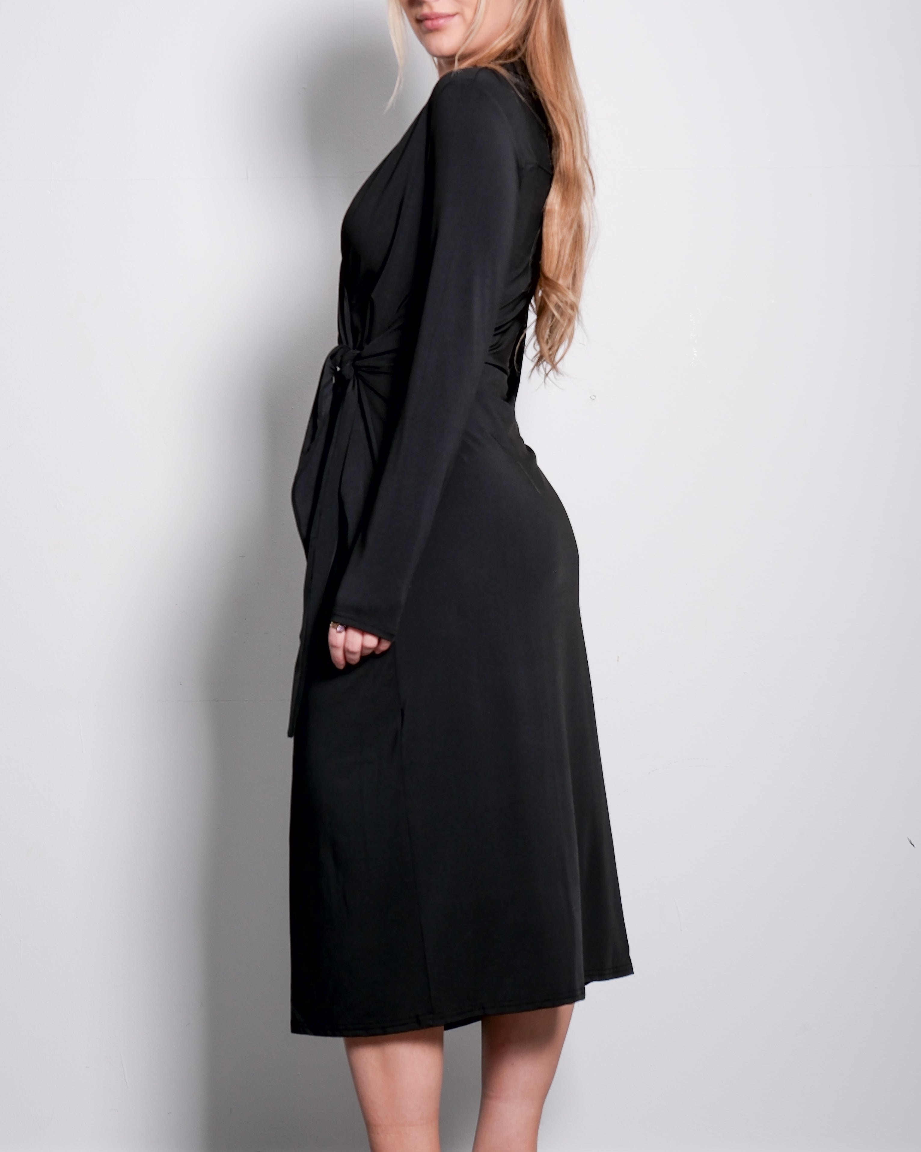 SEISHIKI STUDIO Stretchy , met strik aan de voorkant, wikkeljurk met kraag