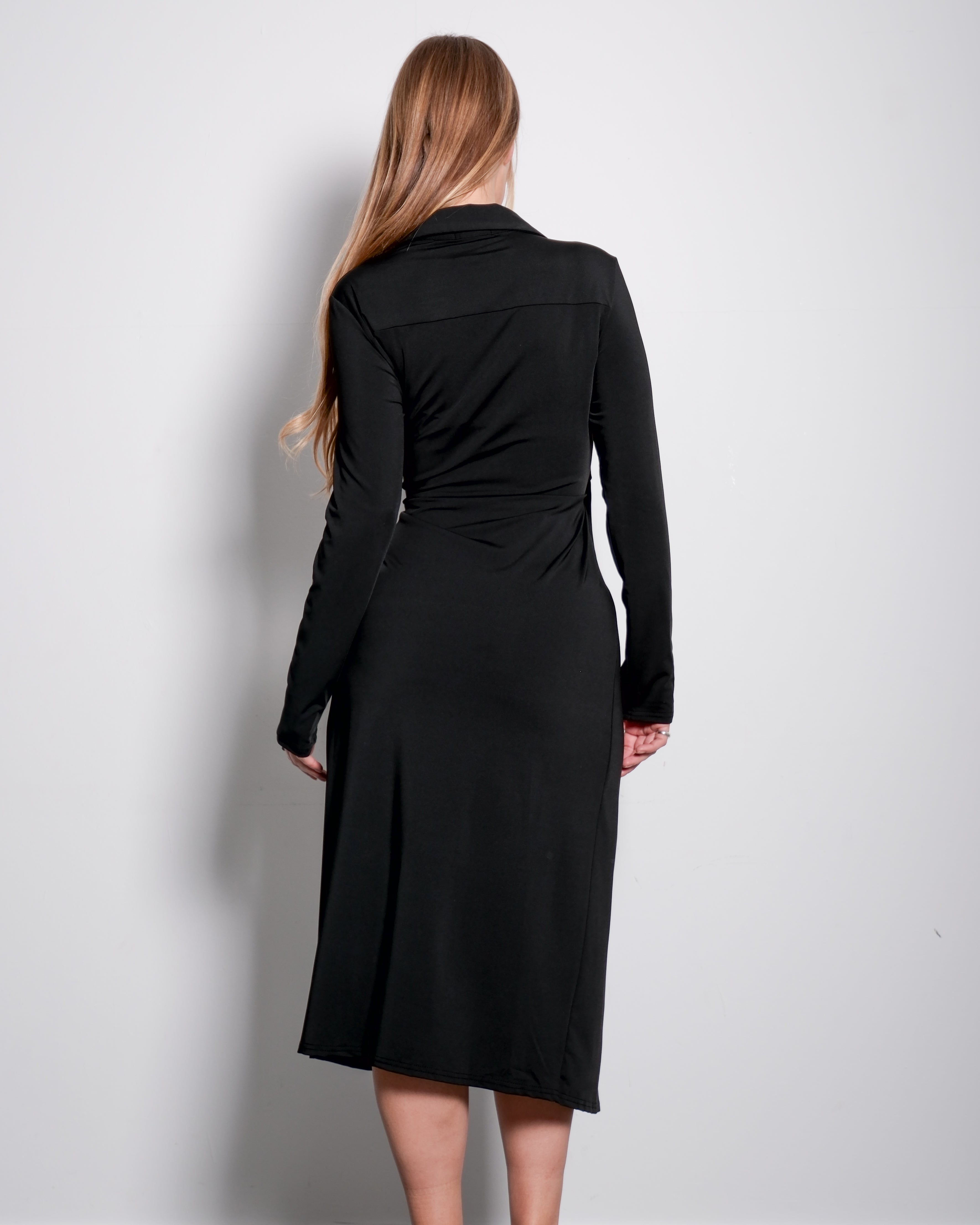 SEISHIKI STUDIO Stretchy , met strik aan de voorkant, wikkeljurk met kraag