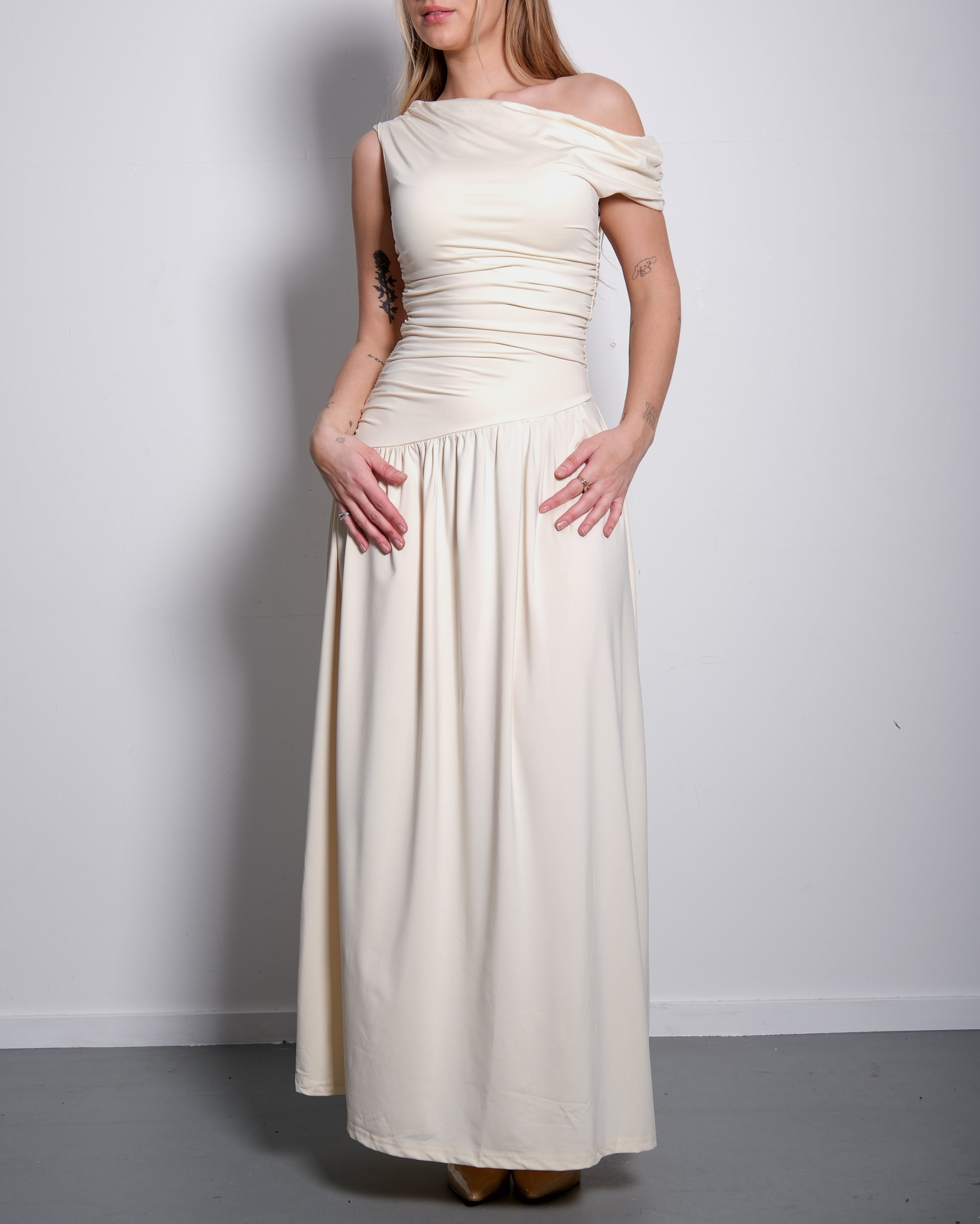 Off-Shoulder Stretch Maxi Dress Butter Yellow – SEISHIKI STUDIO