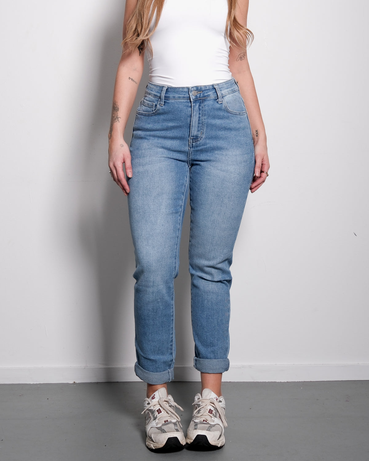 Stretchy Medium Wash Mom Jeans, curvy fit, 74 cm inseam – SEISHIKI STUDIO