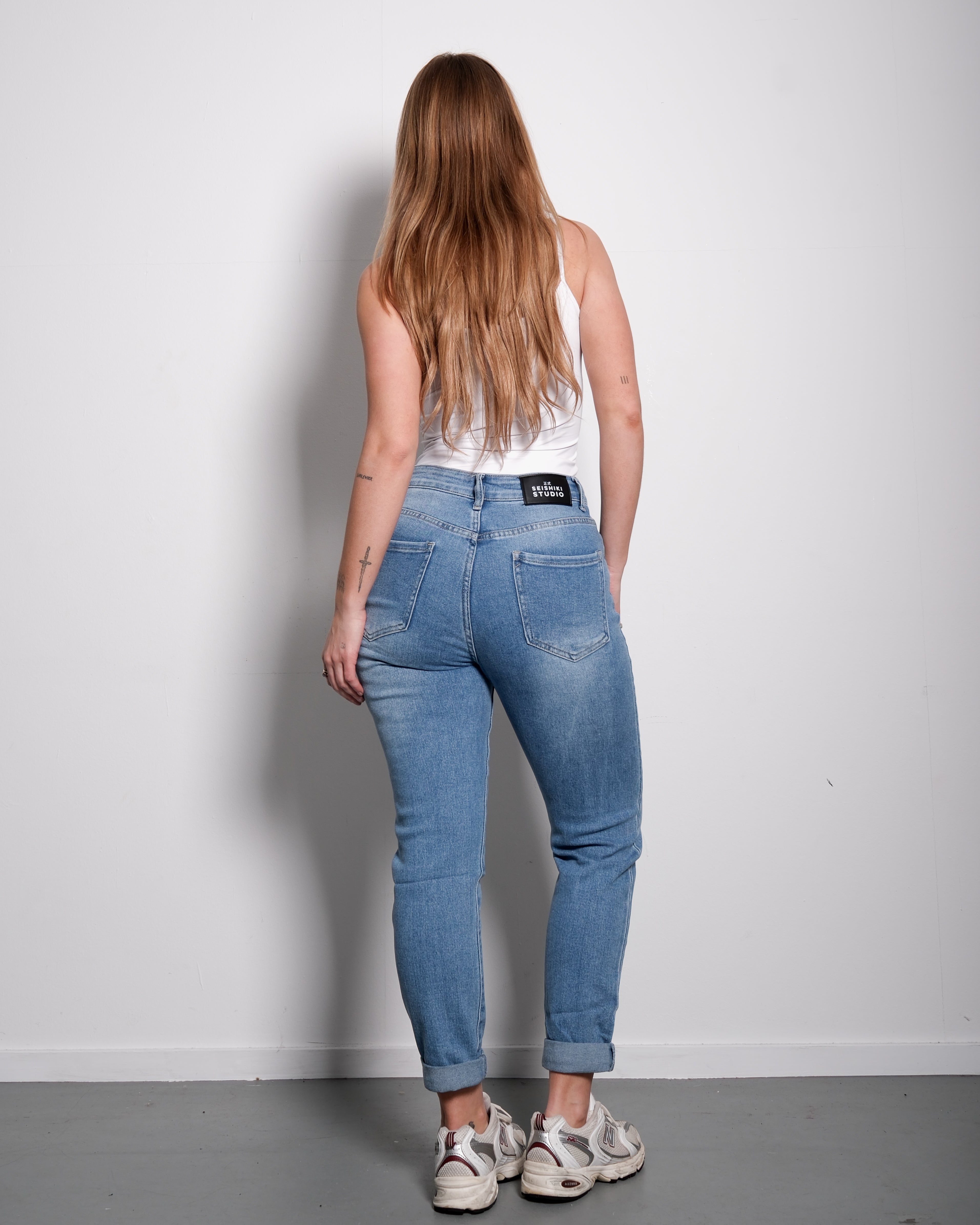 MEDIUM WASH MOM JEANS - INSEAM 74CM