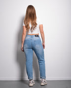 LIGHT WASH MOM JEANS  BINNENBEENLENGTE 73 CM