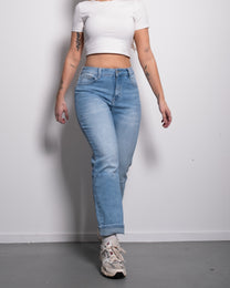 Stretchy Light Wash Mom Jeans, curvy fit, 73 cm inseam – SEISHIKI STUDIO
