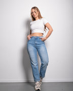 LIGHT WASH MOM JEANS  BINNENBEENLENGTE 73 CM