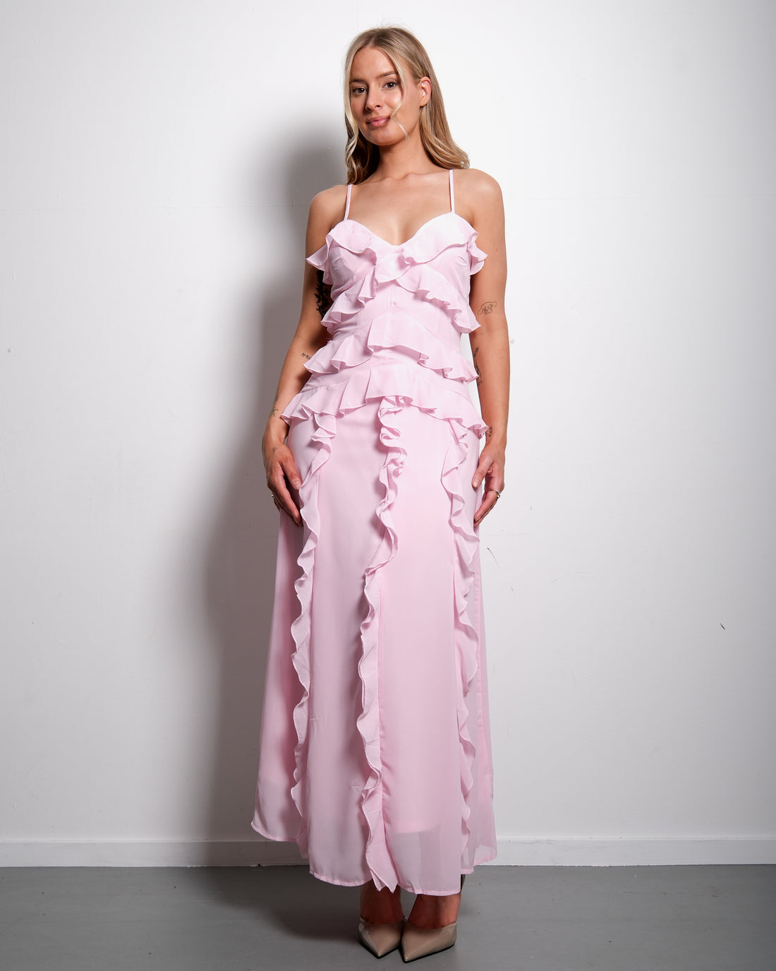 Ruffle Maxi Dress – Layered Detail & Flowy Silhouette Pink