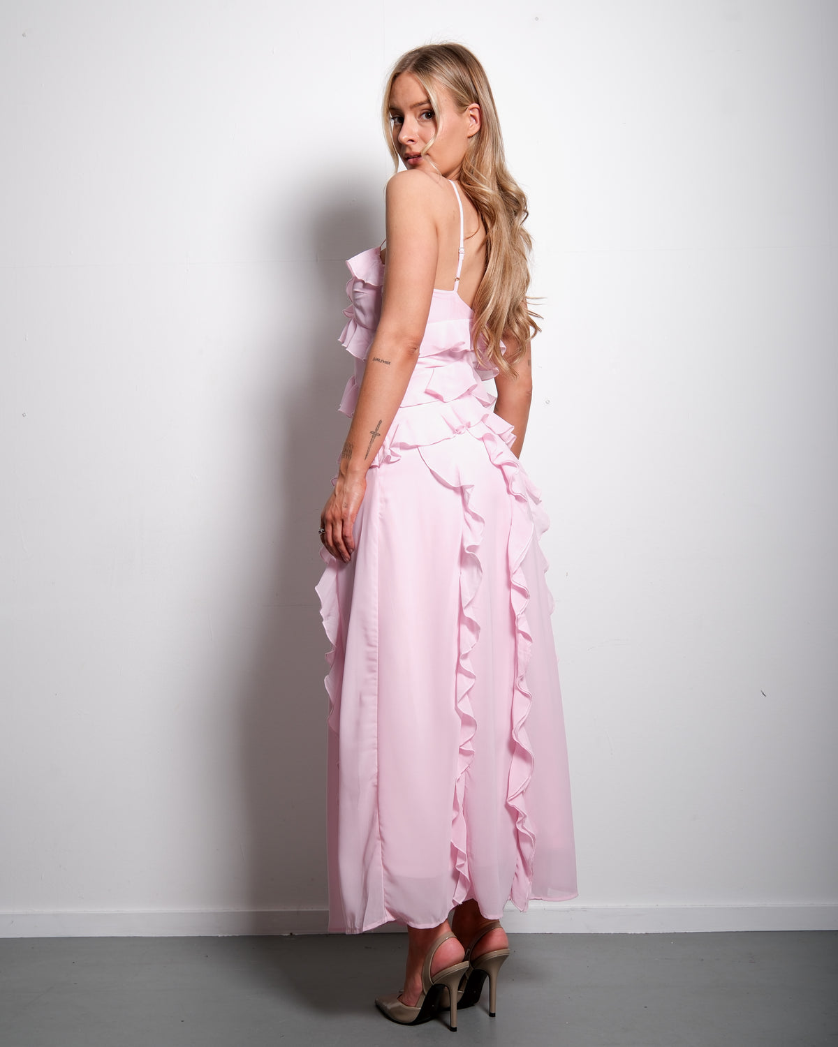 Ruffle Maxi Dress – Layered Detail &amp; Flowy Silhouette Pink – SEISHIKI STUDIO