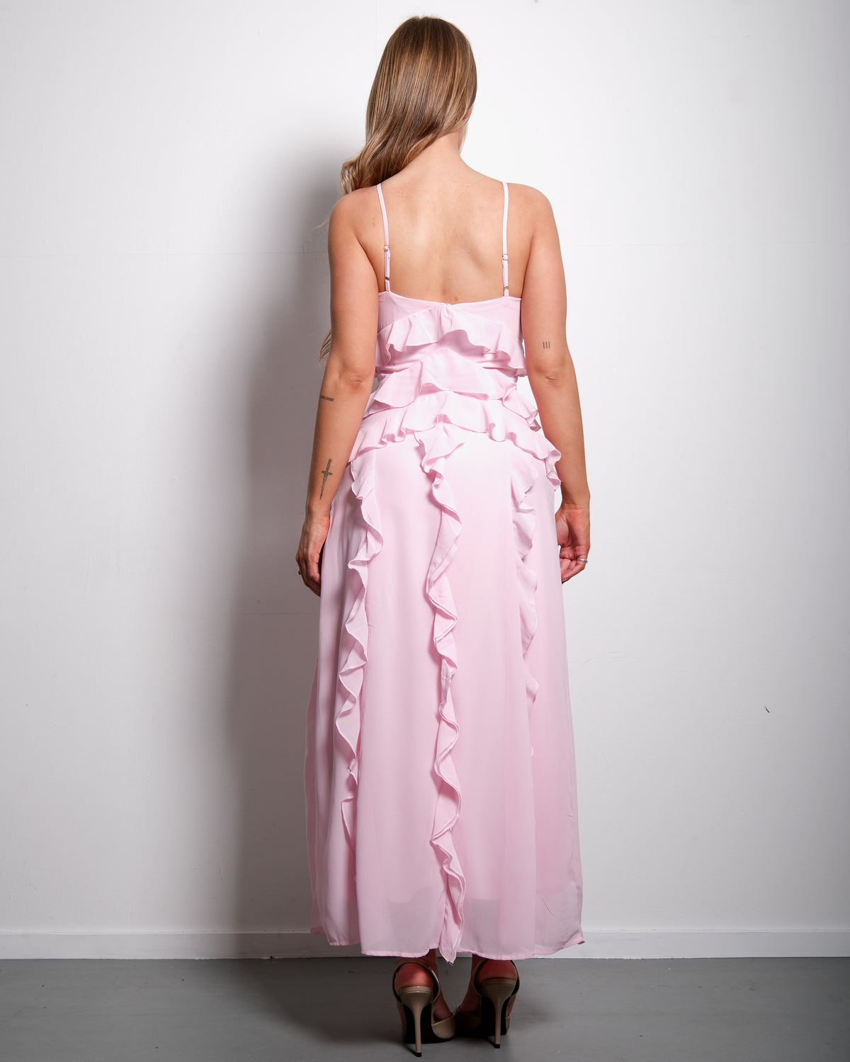 Ruffle Maxi Dress – Layered Detail &amp; Flowy Silhouette Pink – SEISHIKI STUDIO