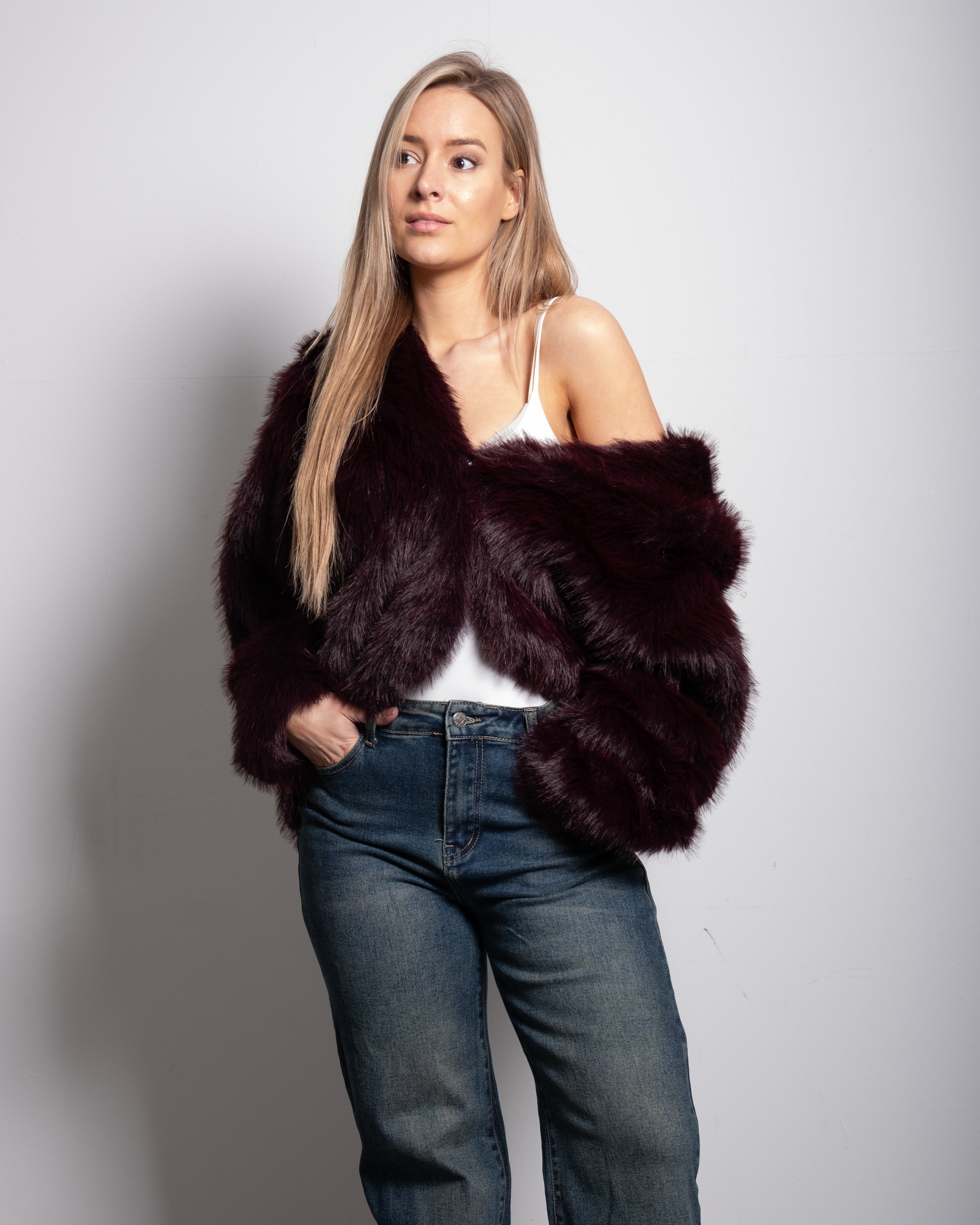 short faux fur jacket with hood wine