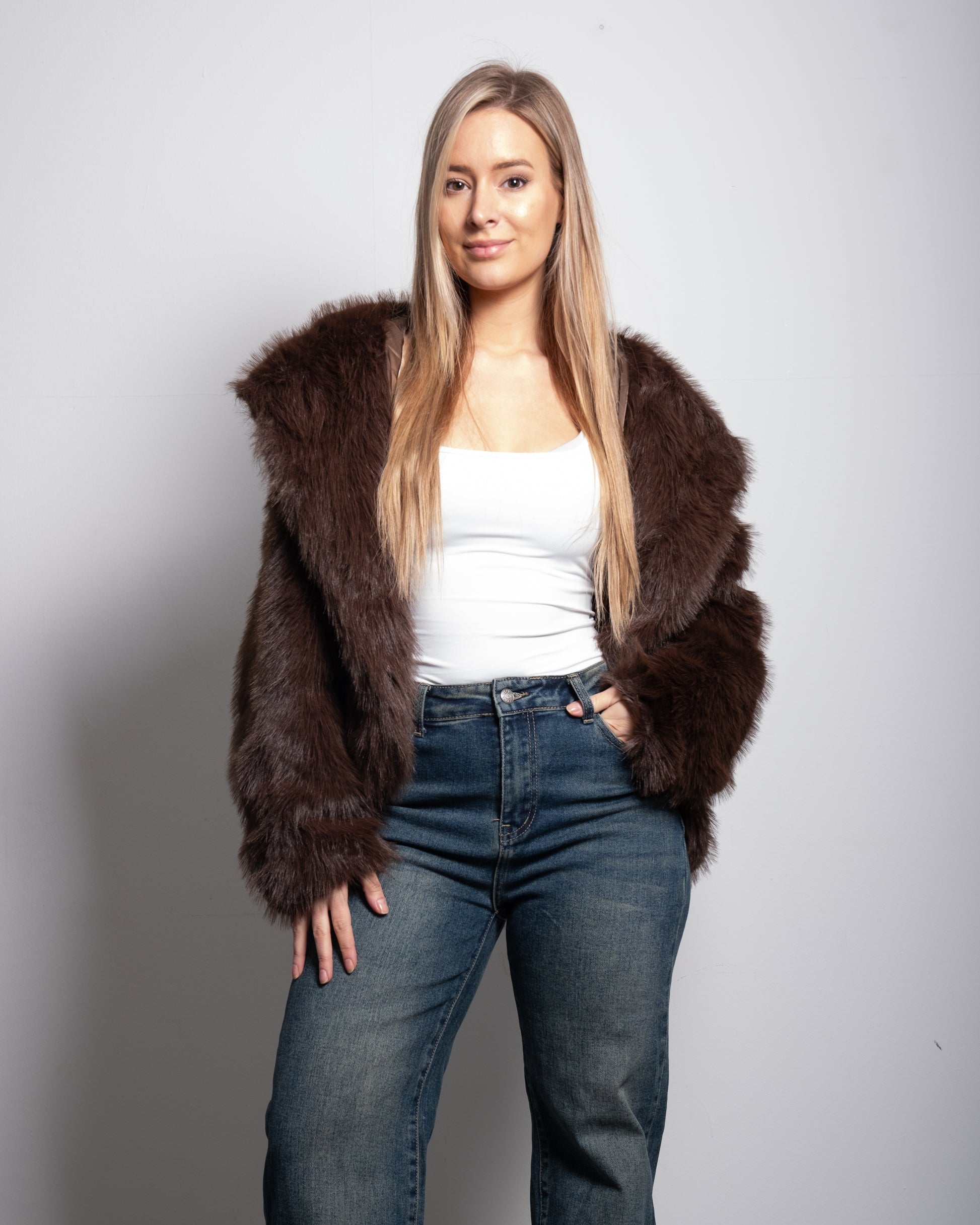 FLUFFY short faux fur jacket with hood brown | SEISHIKI STUDIO