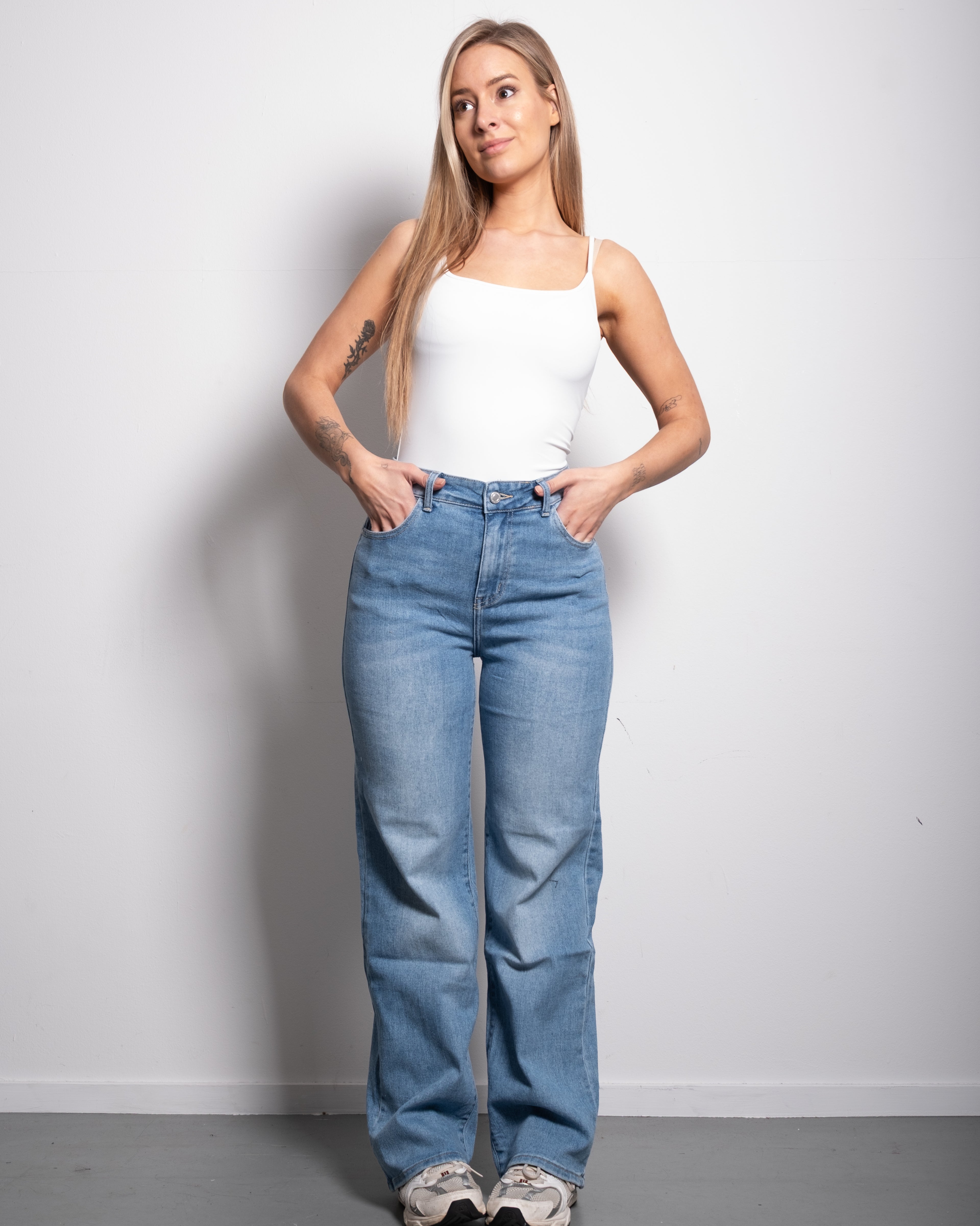 HIGH WAIST WIDE LEG JEANS LIGHT WASH - INSEAM 81CM