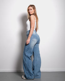 INSEAM 81CM - LIGHT STRETCH MEDIUM WASH WITH BRIGHT SPOTS WIDE LEG JEANS | SEISHIKI STUDIO