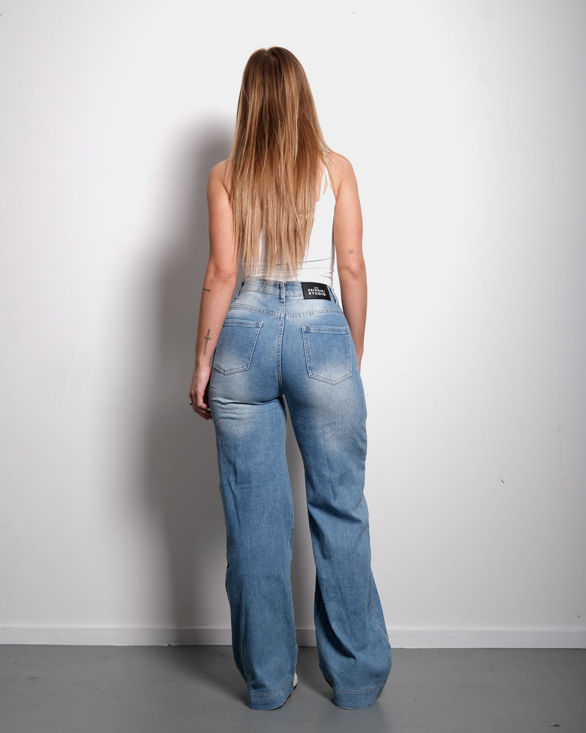 INSEAM 81CM - LIGHT STRETCH MEDIUM WASH WITH BRIGHT SPOTS WIDE LEG JEANS | SEISHIKI STUDIO
