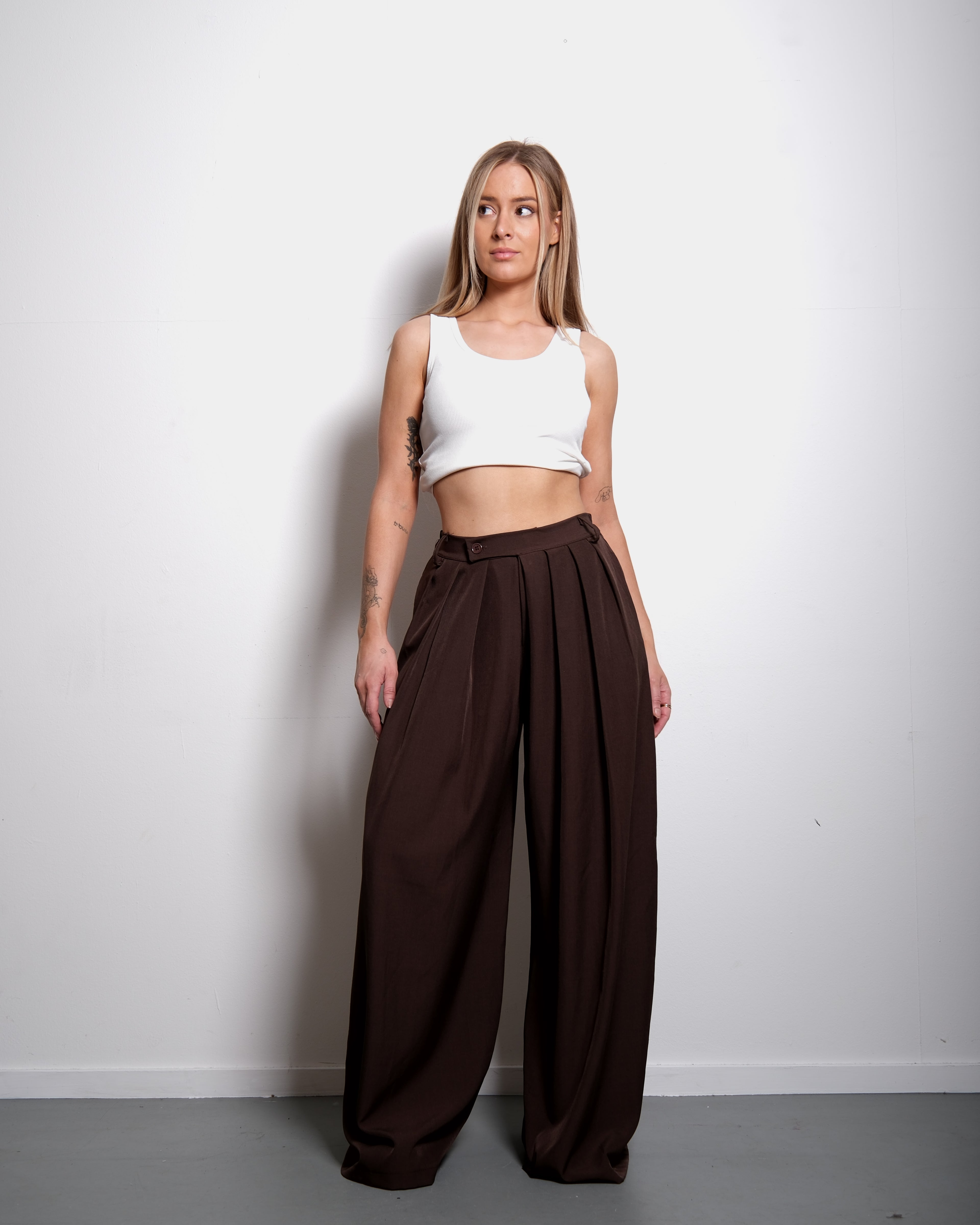 Ultra wide leg pants brown