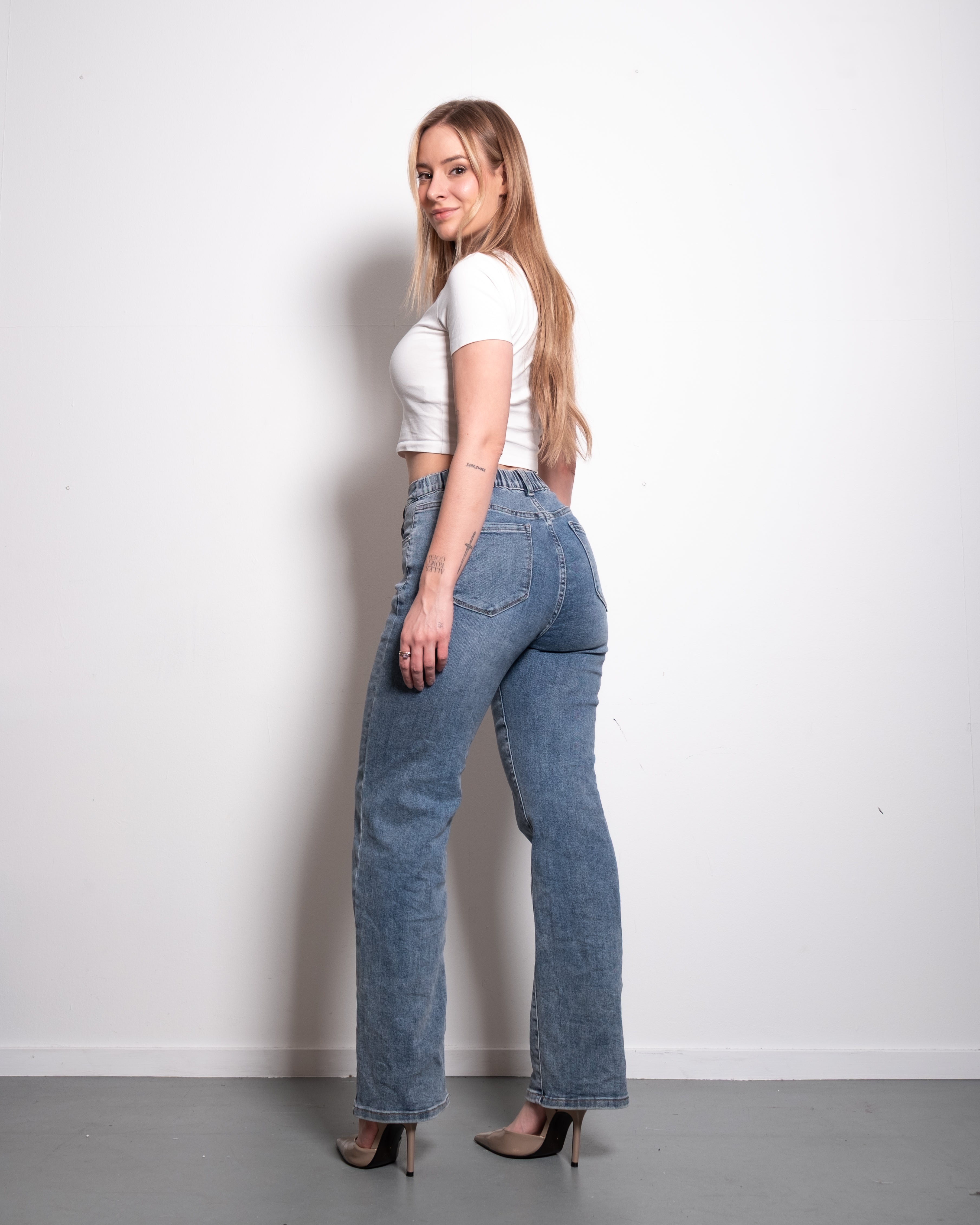 HIKARI Stretchy Back Straight Leg Jeans