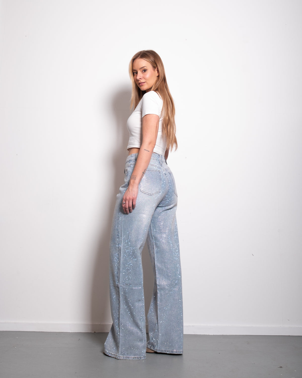 INSEAM 83CM - NON STRETCH - ALL OVER RHINESTONES LIGHT WASH WIDE LEG JEANS | SEISHIKI STUDIO