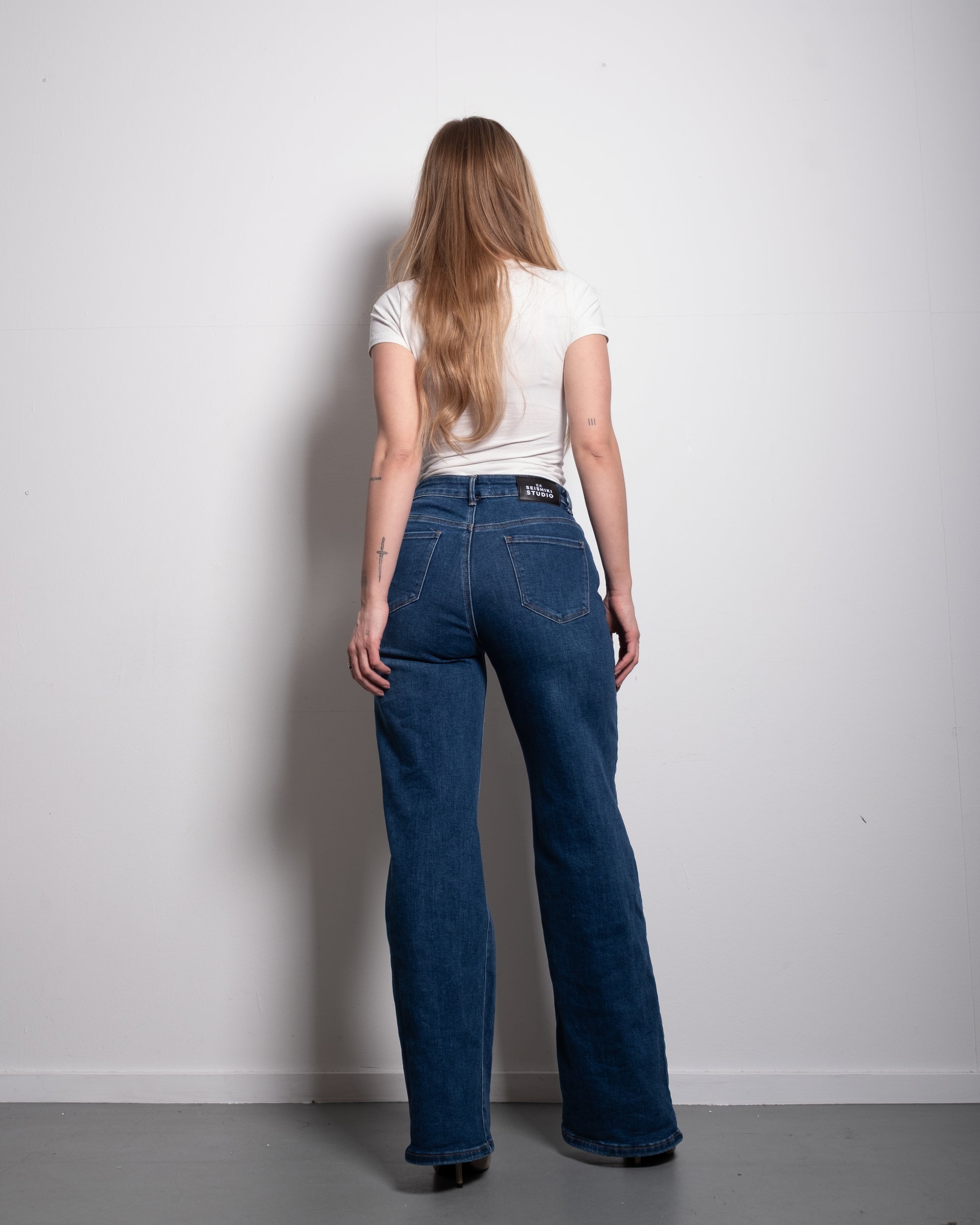 SUPER STRETCHY DARK BLUE WIDE LEG JEANS WITH SLANTED BUTTON - INSEAM 81CM | SEISHIKI STUDIO