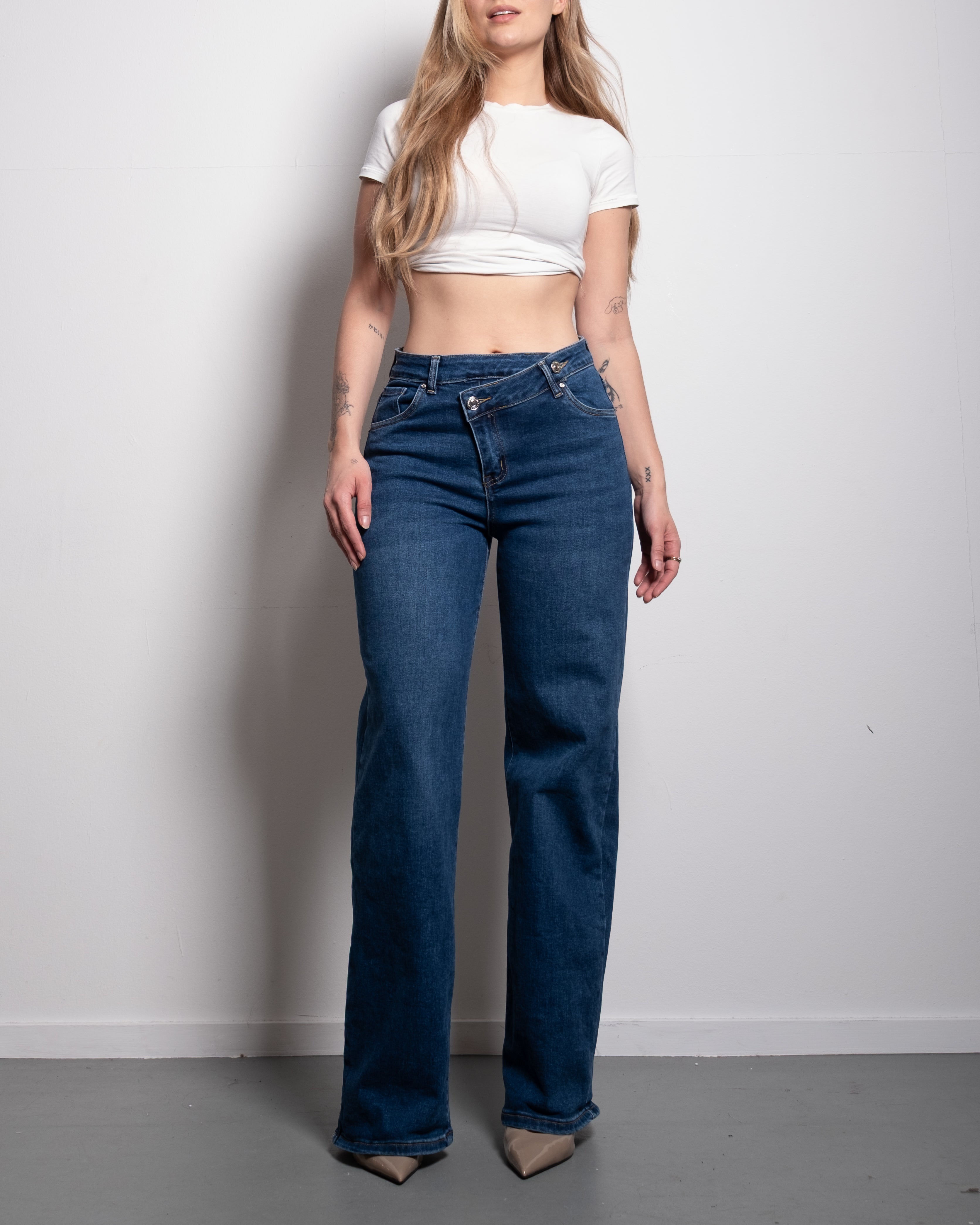 DARK BLUE WIDE LEG JEANS WITH SLANTED BUTTON - INSEAM 81CM
