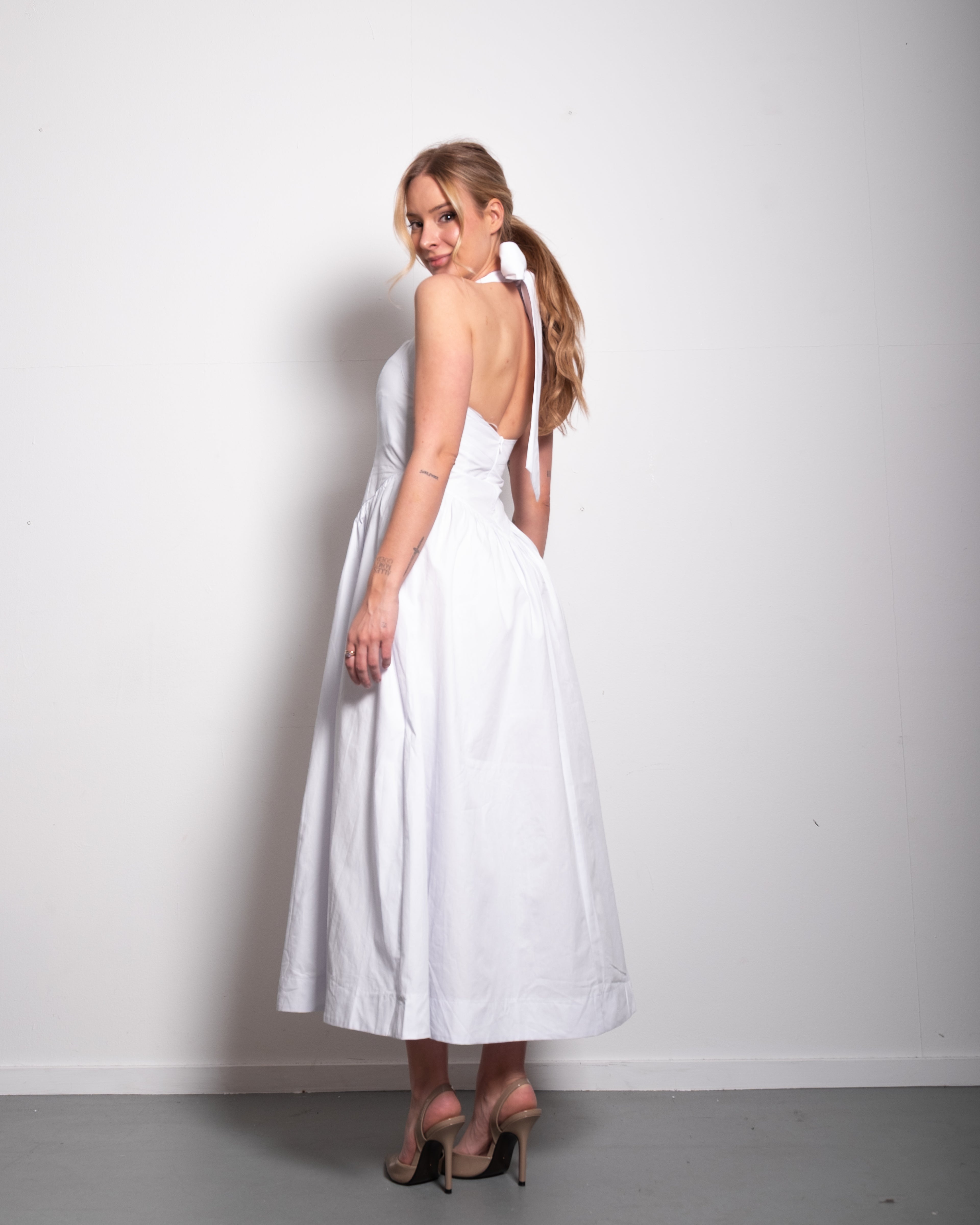 Halter neck bow dress white