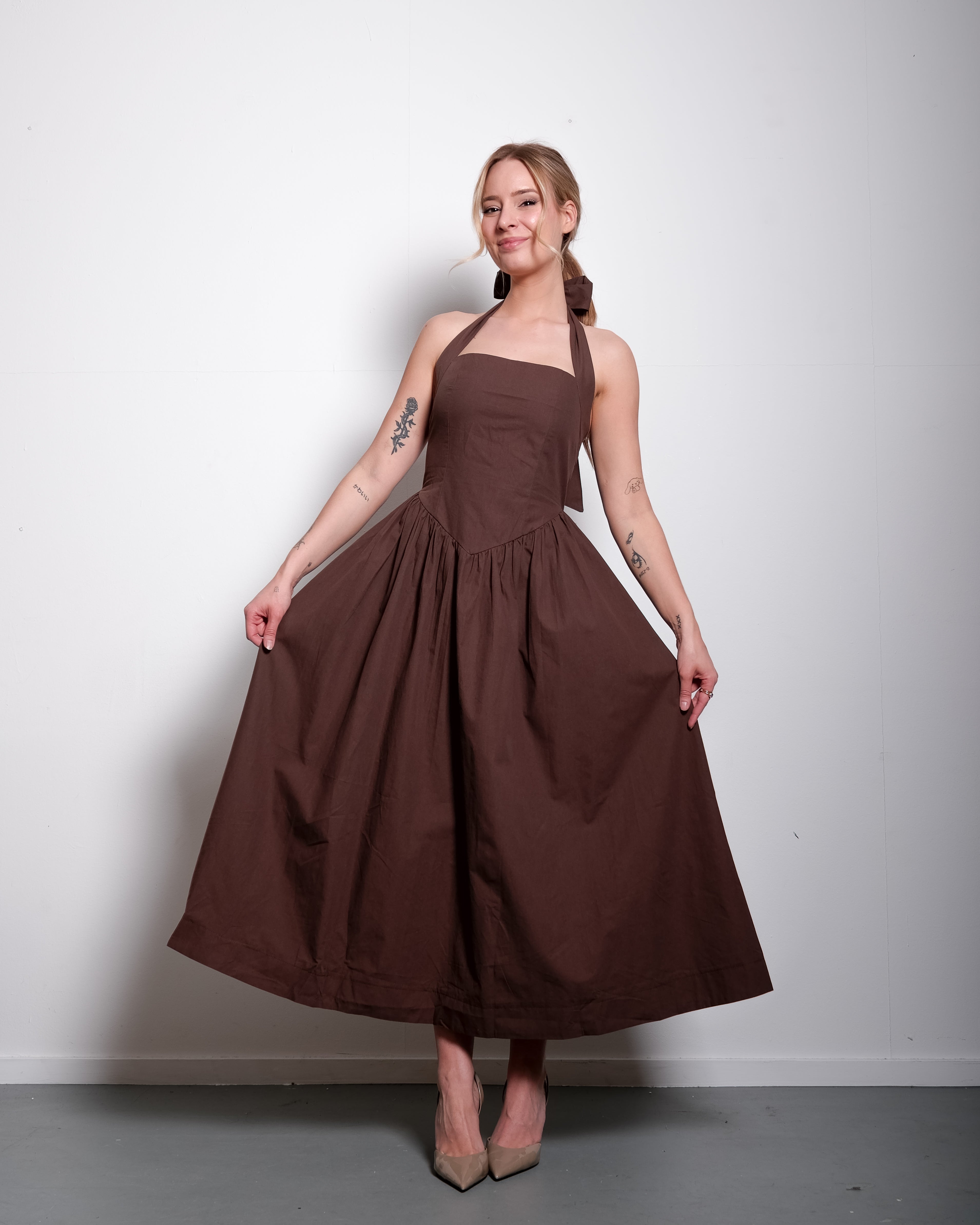 Halter neck bow dress brown