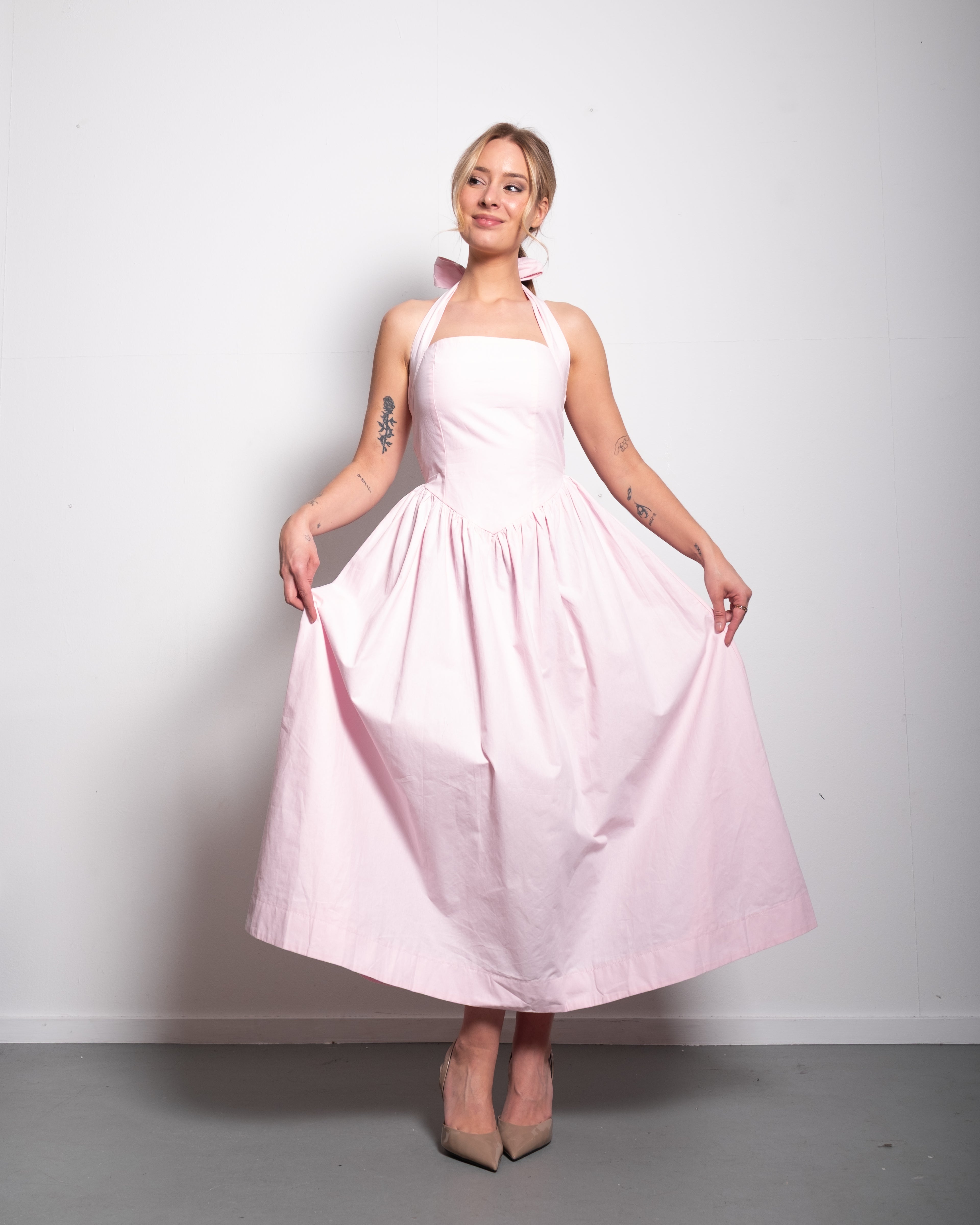 Halter neck bow dress rose